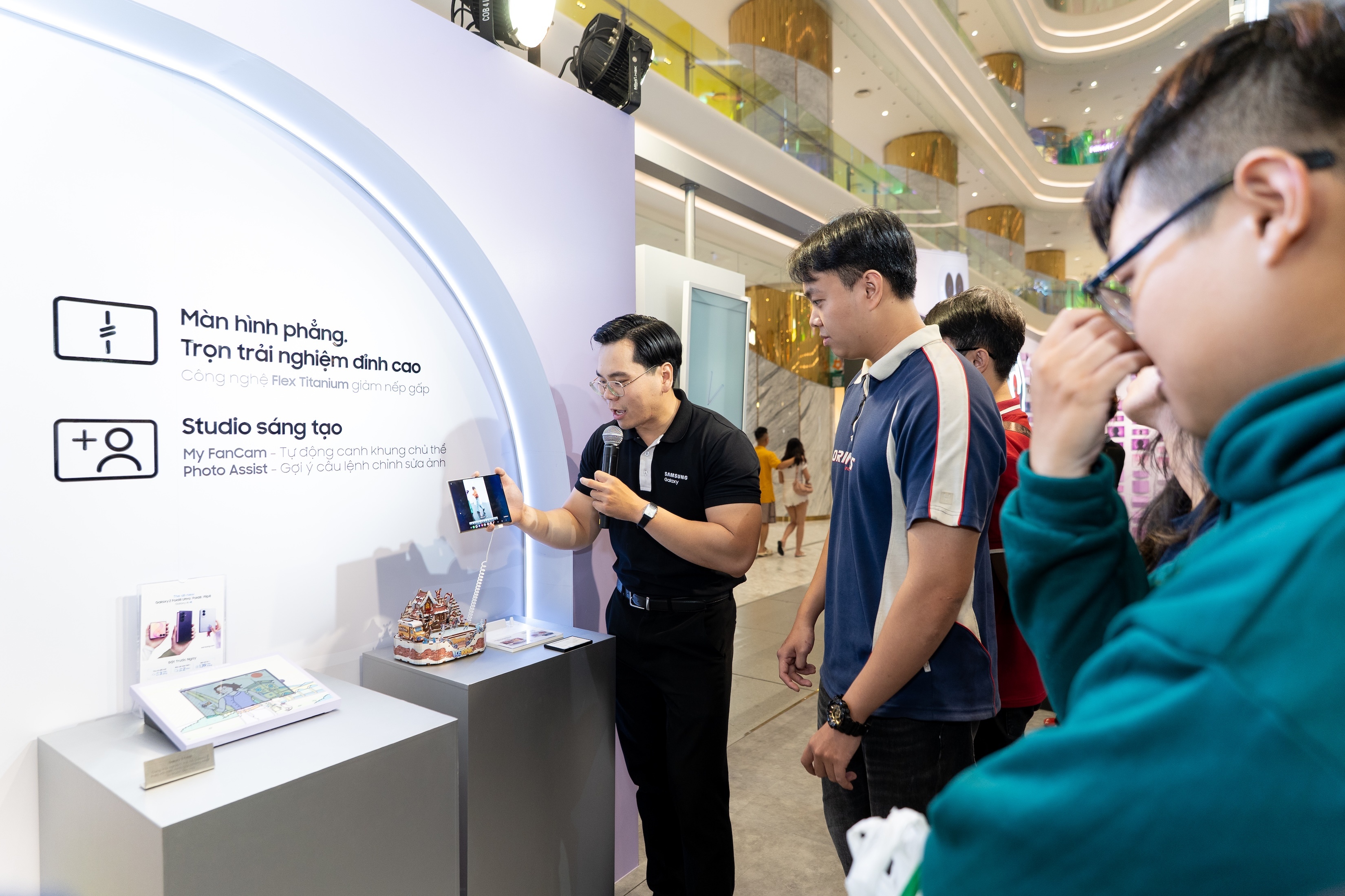 Galaxy Z Fold8 ảnh 4 Galaxy Z Fold8 ảnh 4