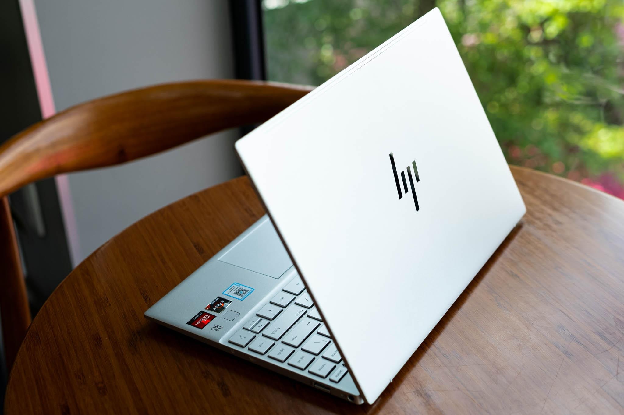 Laptop ảnh 2