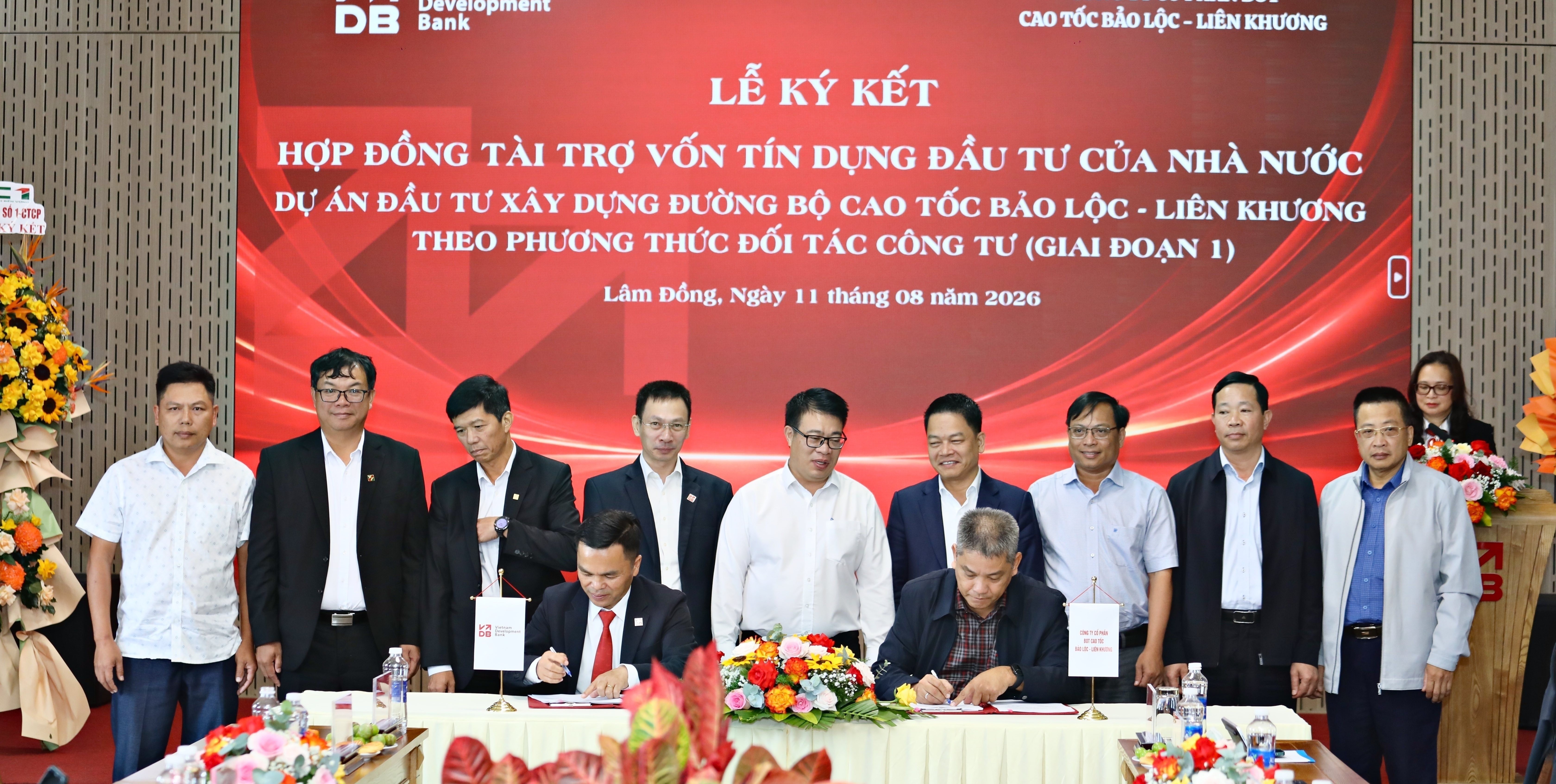 Tập đo&agrave;n T&T Group ảnh 1