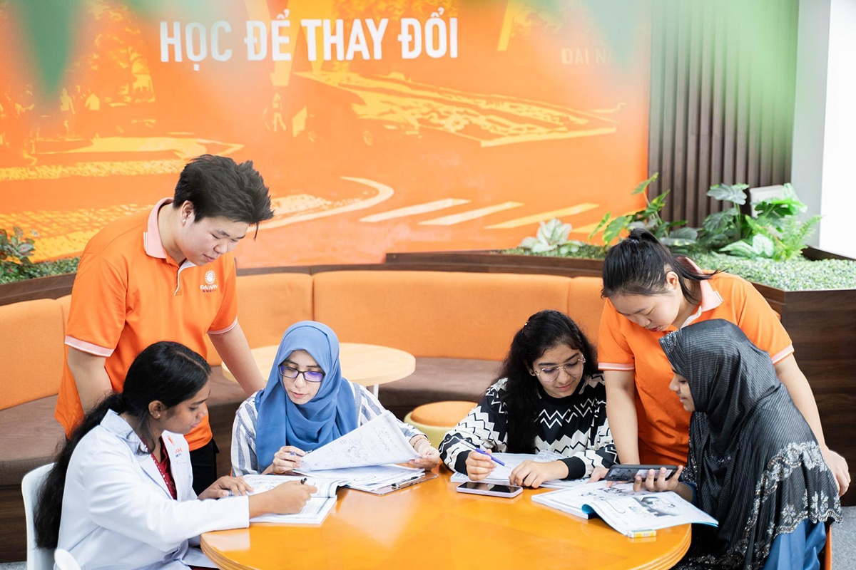 Hơn 500 sinh viên quốc tế cùng học trong một trường đại học Việt Nam