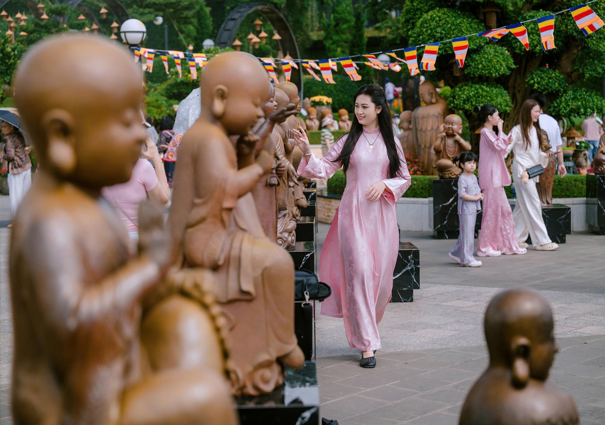 N&uacute;i B&agrave; Đen ảnh 1