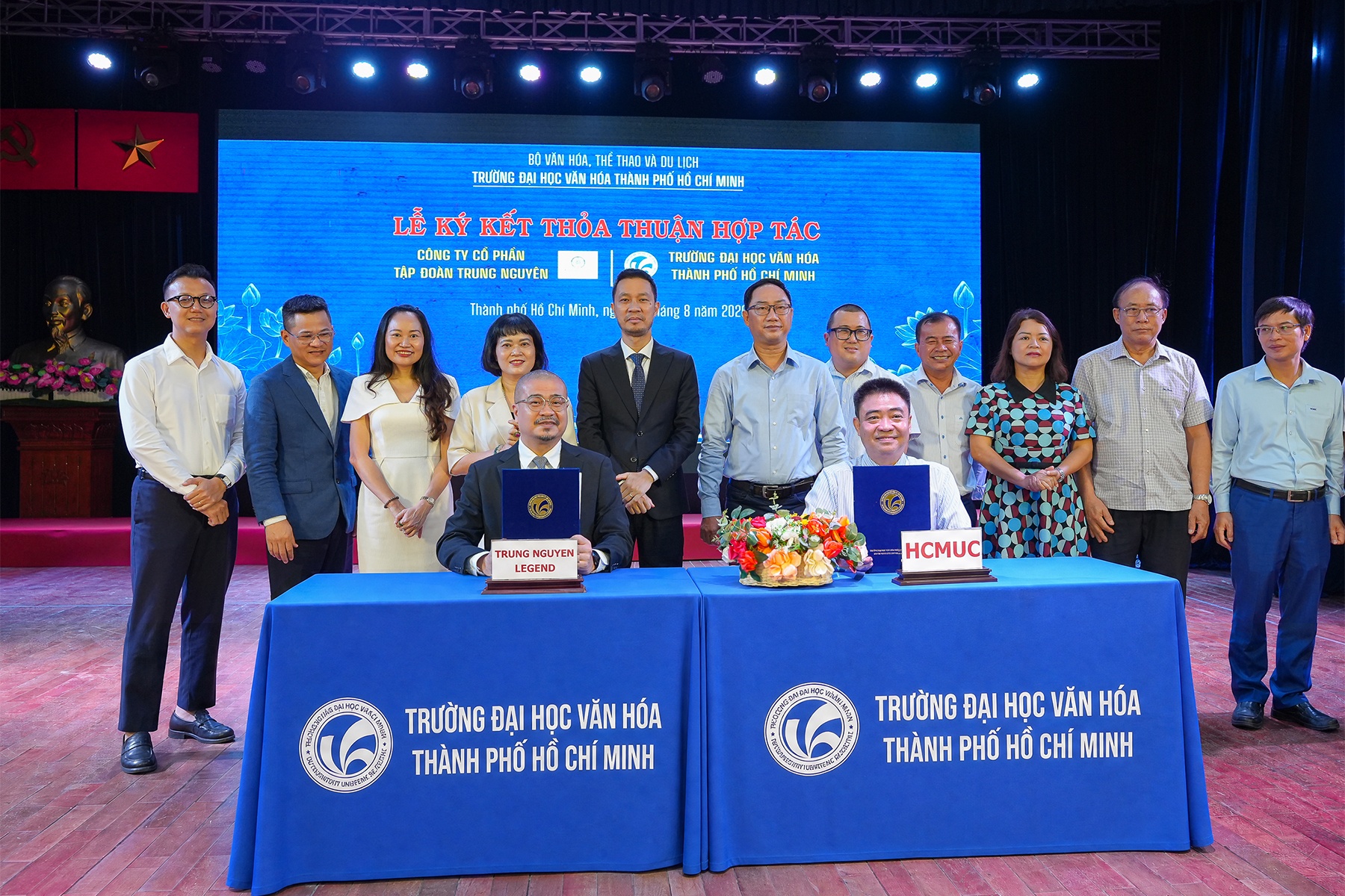 Trung Nguy&ecirc;n Legend ảnh 9