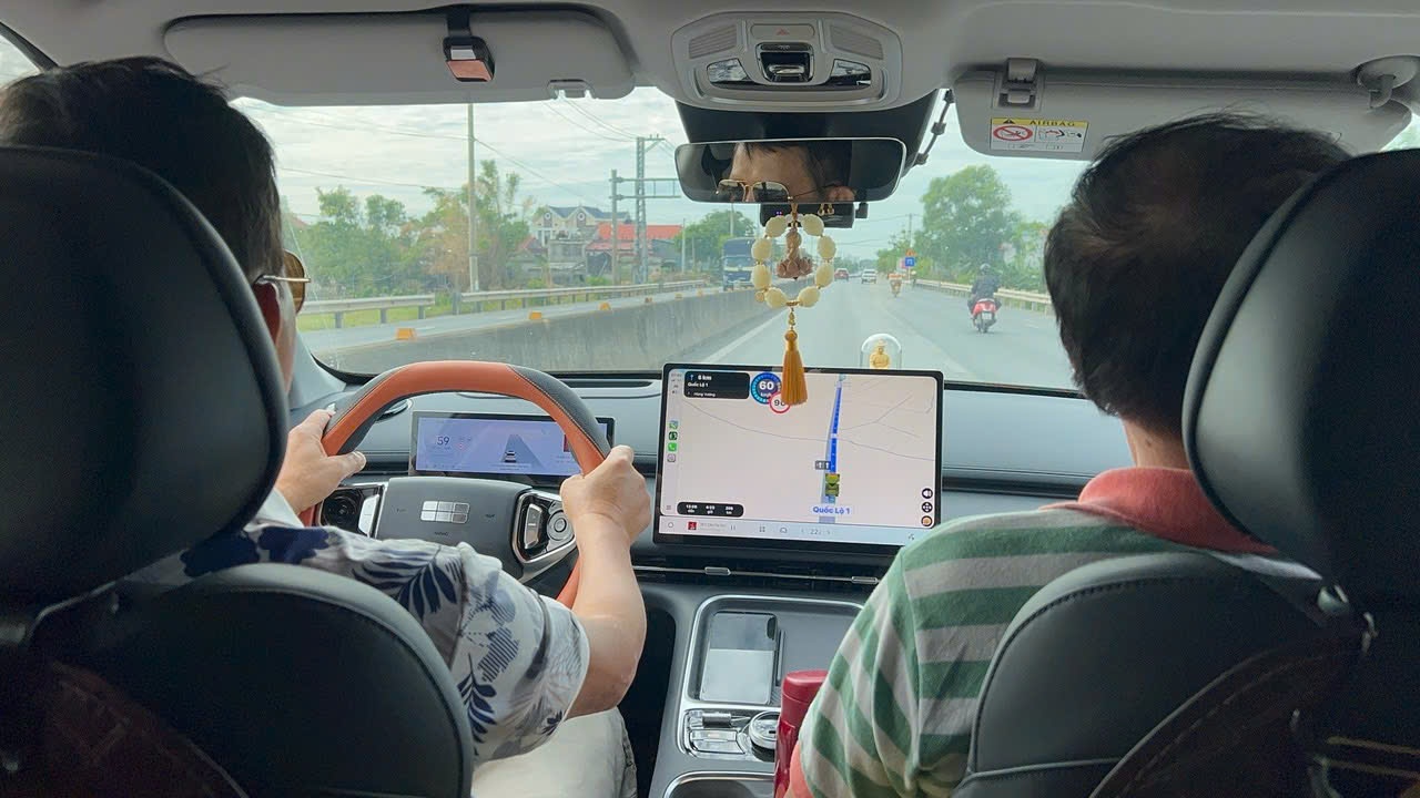Geely EX5 EM-i ảnh 5