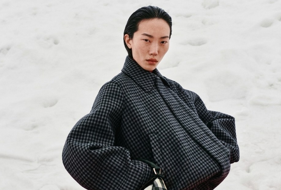 Loewe thu đông 2026: Cuộc phiêu lưu trên đỉnh Mont Blanc