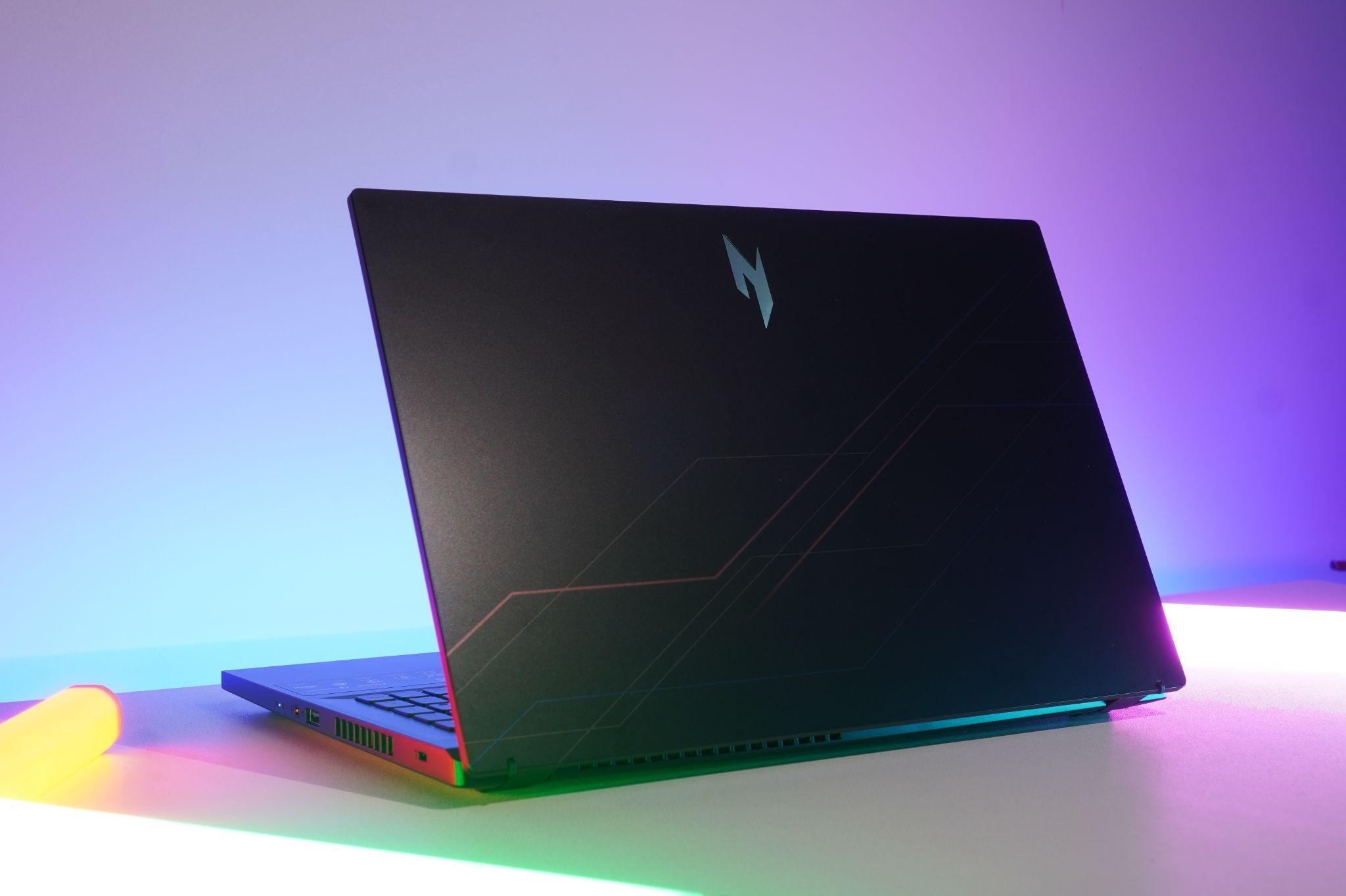 Vì sao laptop gaming với GPU mạnh cần màn hình tương xứng?