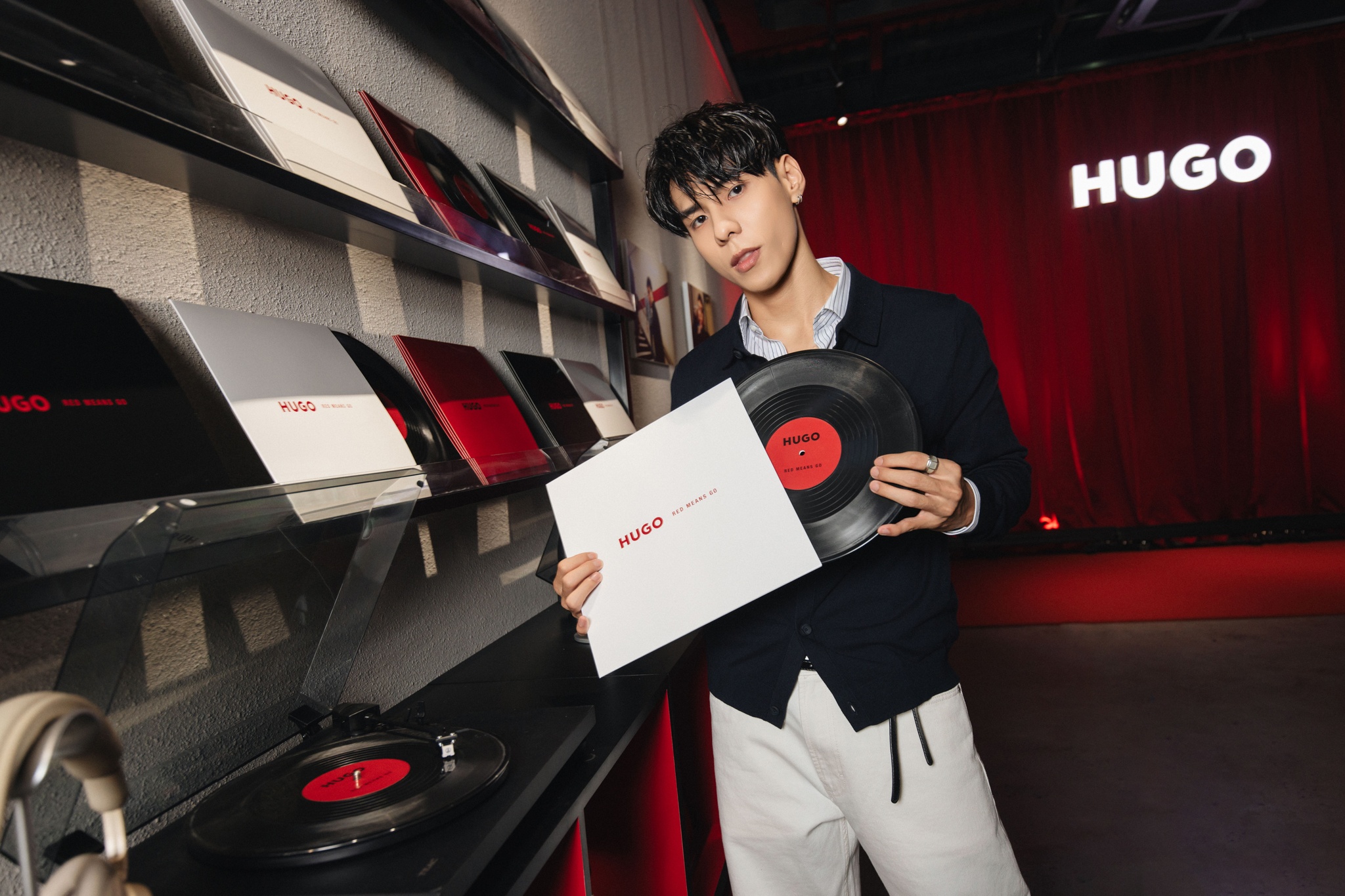 Hugo Thu Đông 2026 ảnh 12 Hugo Thu Đông 2026 ảnh 12