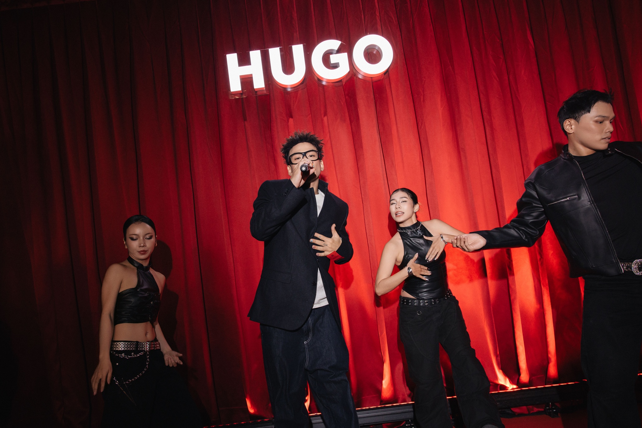 Hugo Thu Đông 2026 ảnh 6 Hugo Thu Đông 2026 ảnh 6