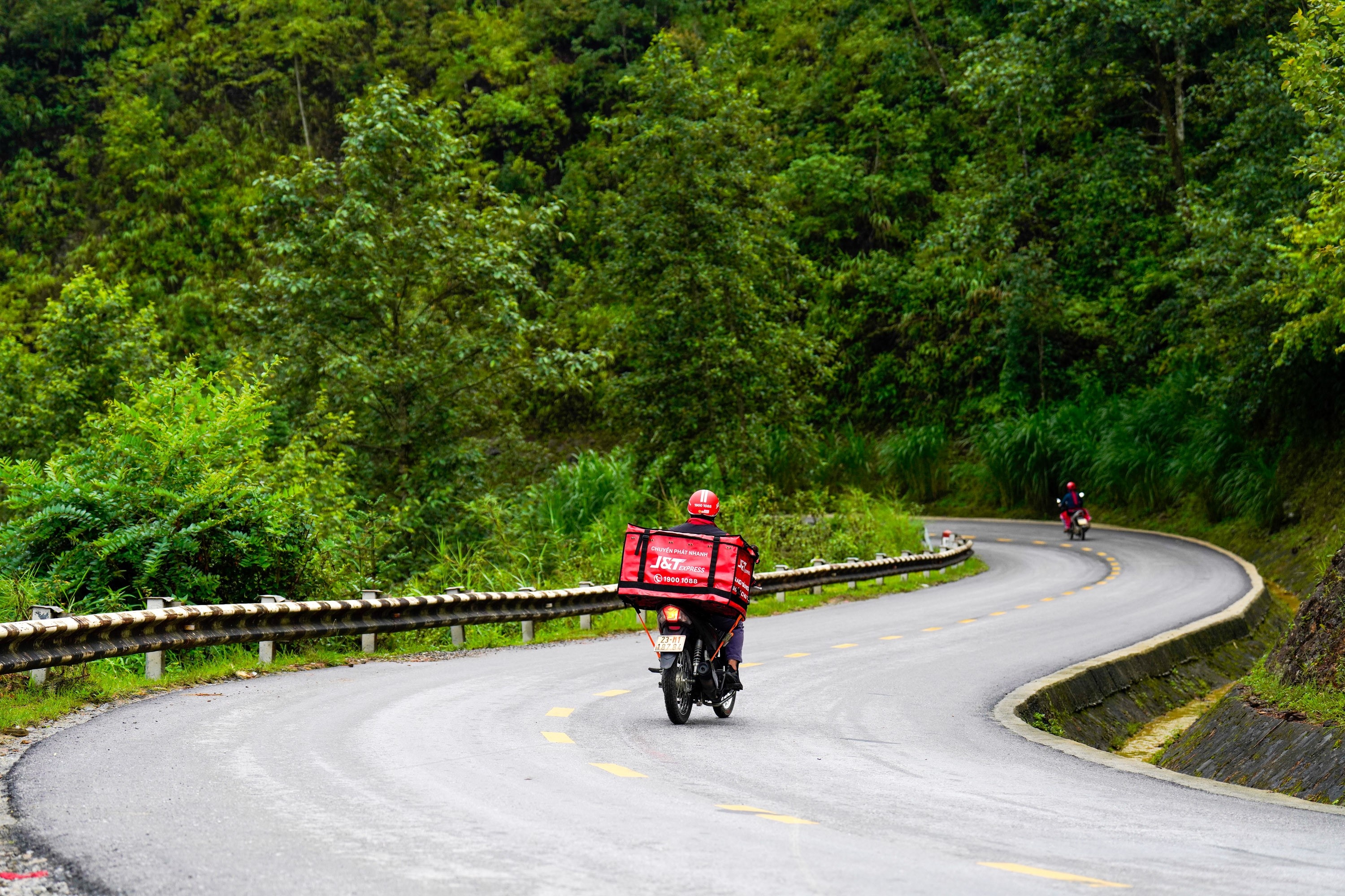 J&T Express ảnh 1