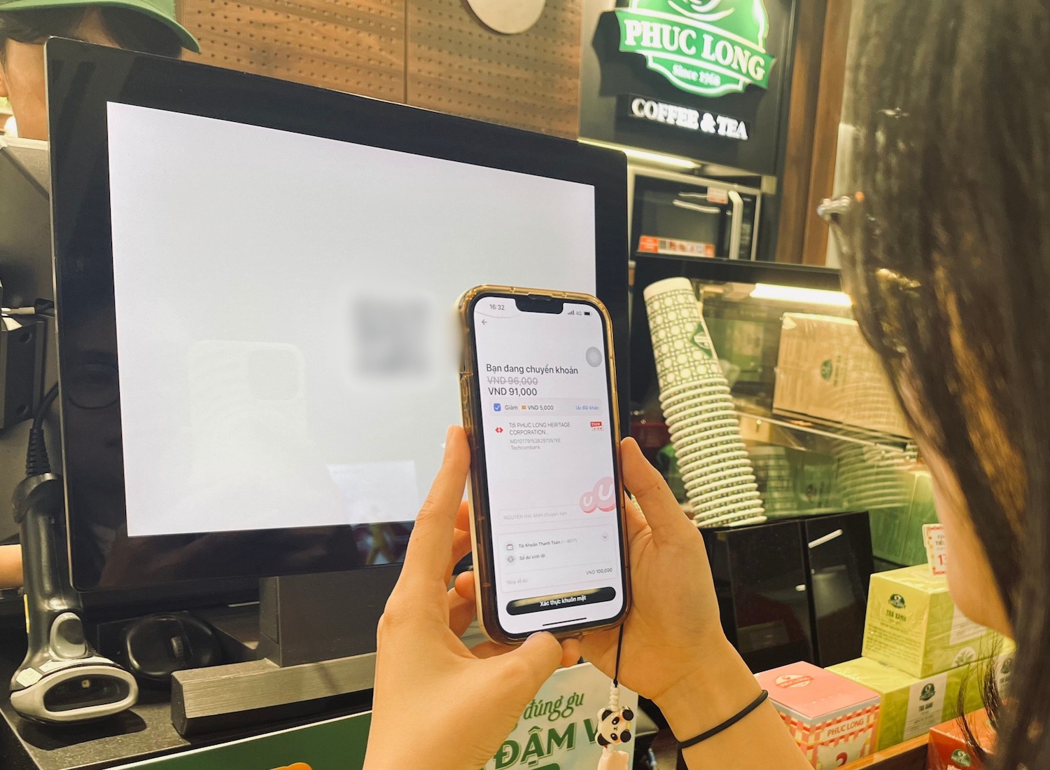 Techcombank đưa ưu đãi vào hành trình thanh toán QR