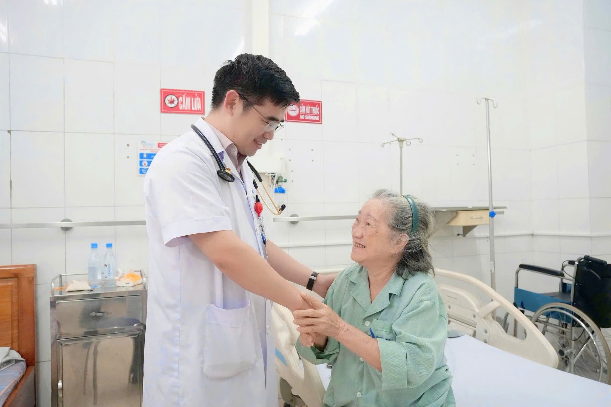 Một tin nhắn gửi triệu lời mời khám sức khỏe đến người dân Quảng Ninh
