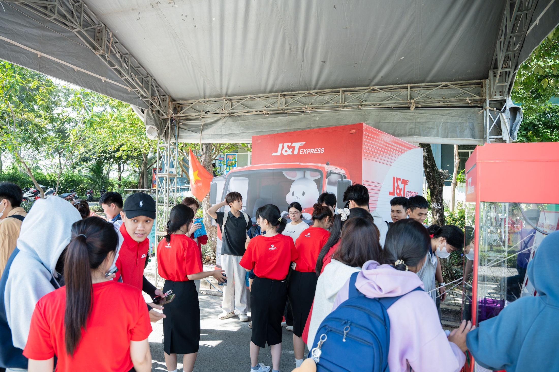 J&T Express ảnh 1
