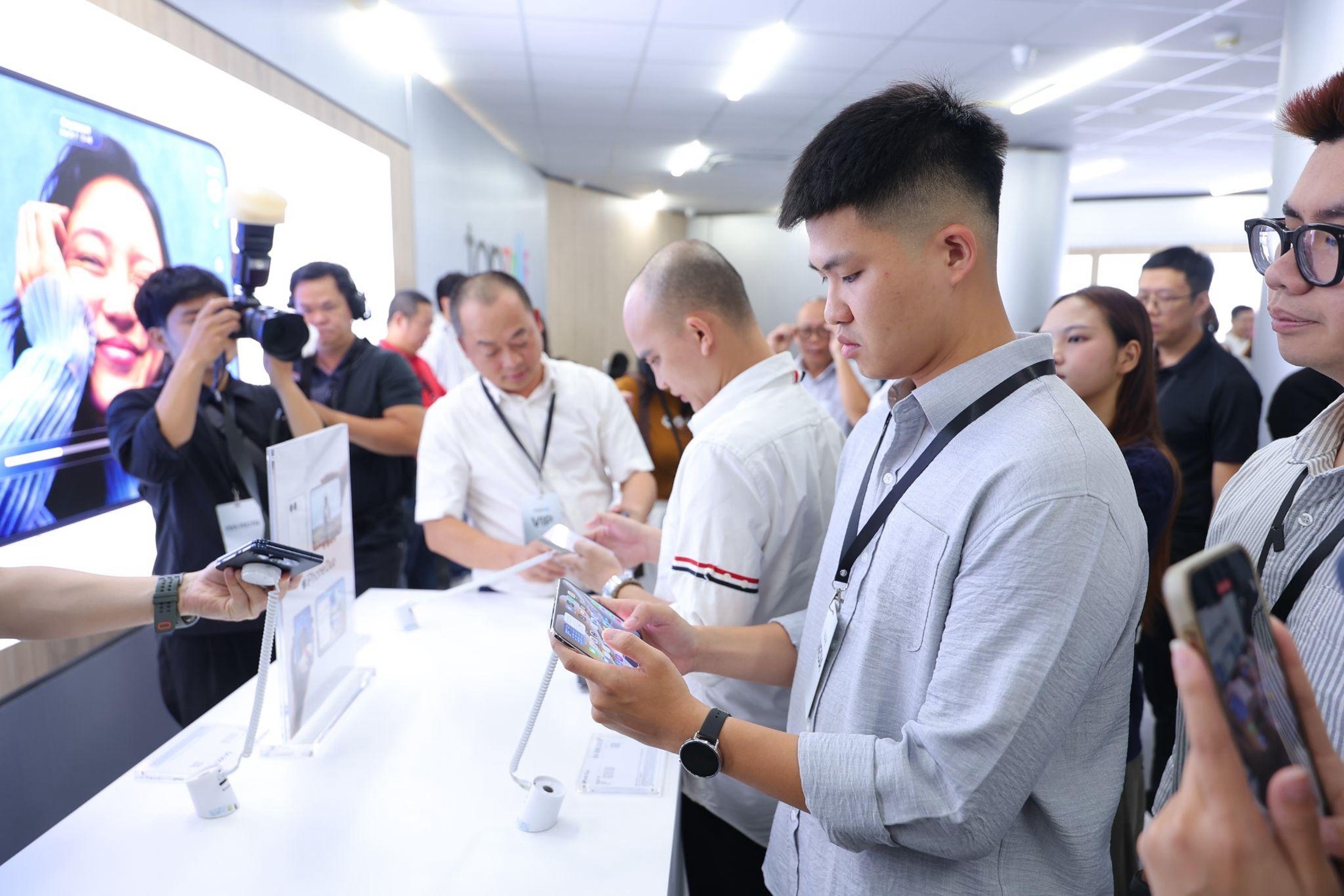iPhone Duo ảnh 3