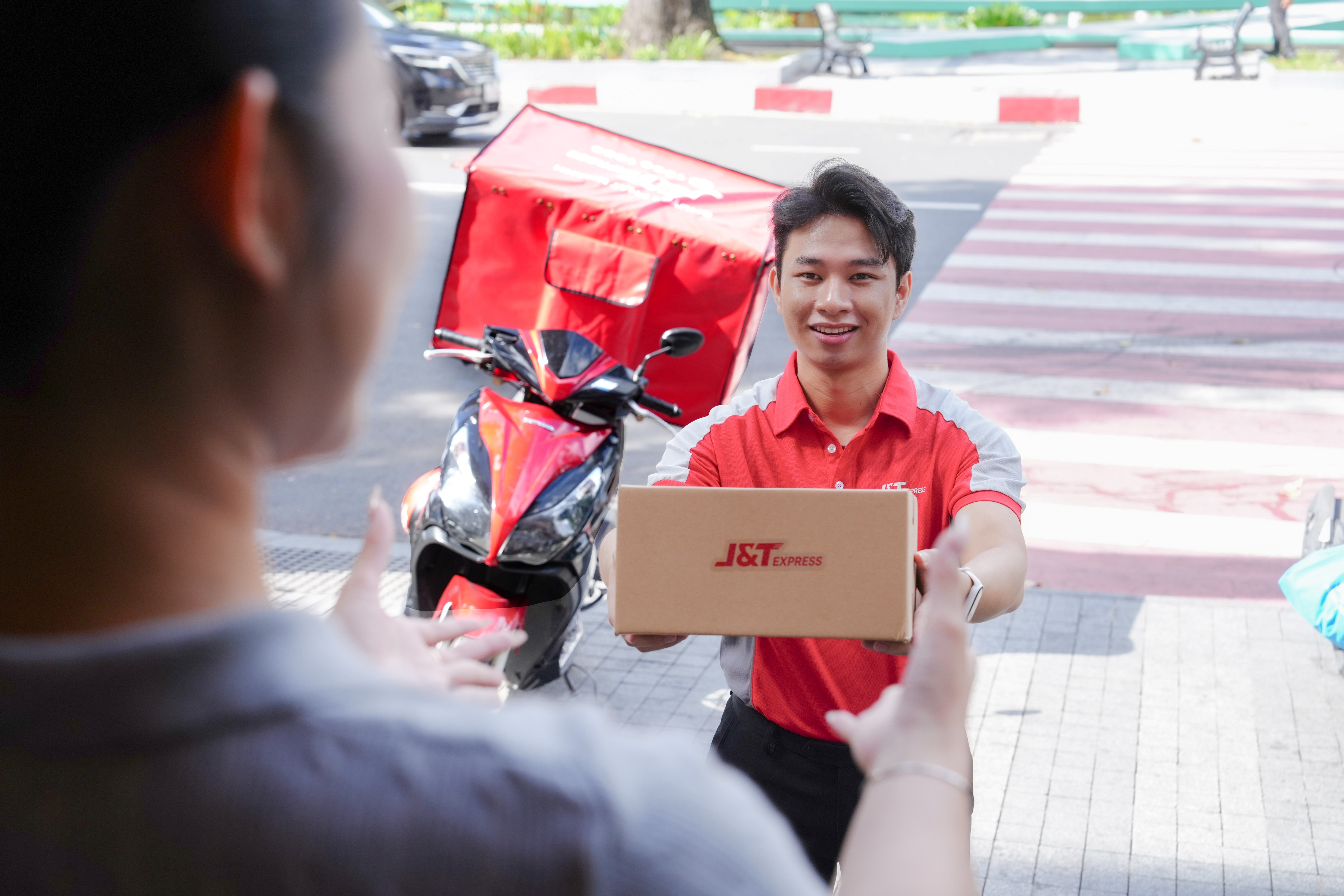 J&T Express  ảnh 3