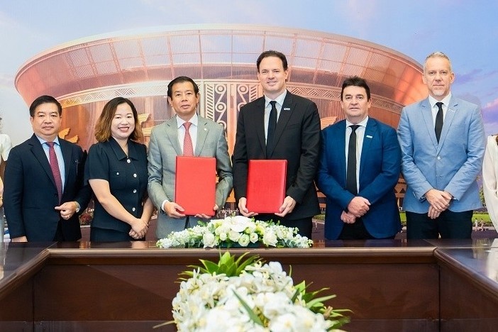 Vingroup và Legends Global công bố hợp tác về SVĐ VinFast - Trống Đồng