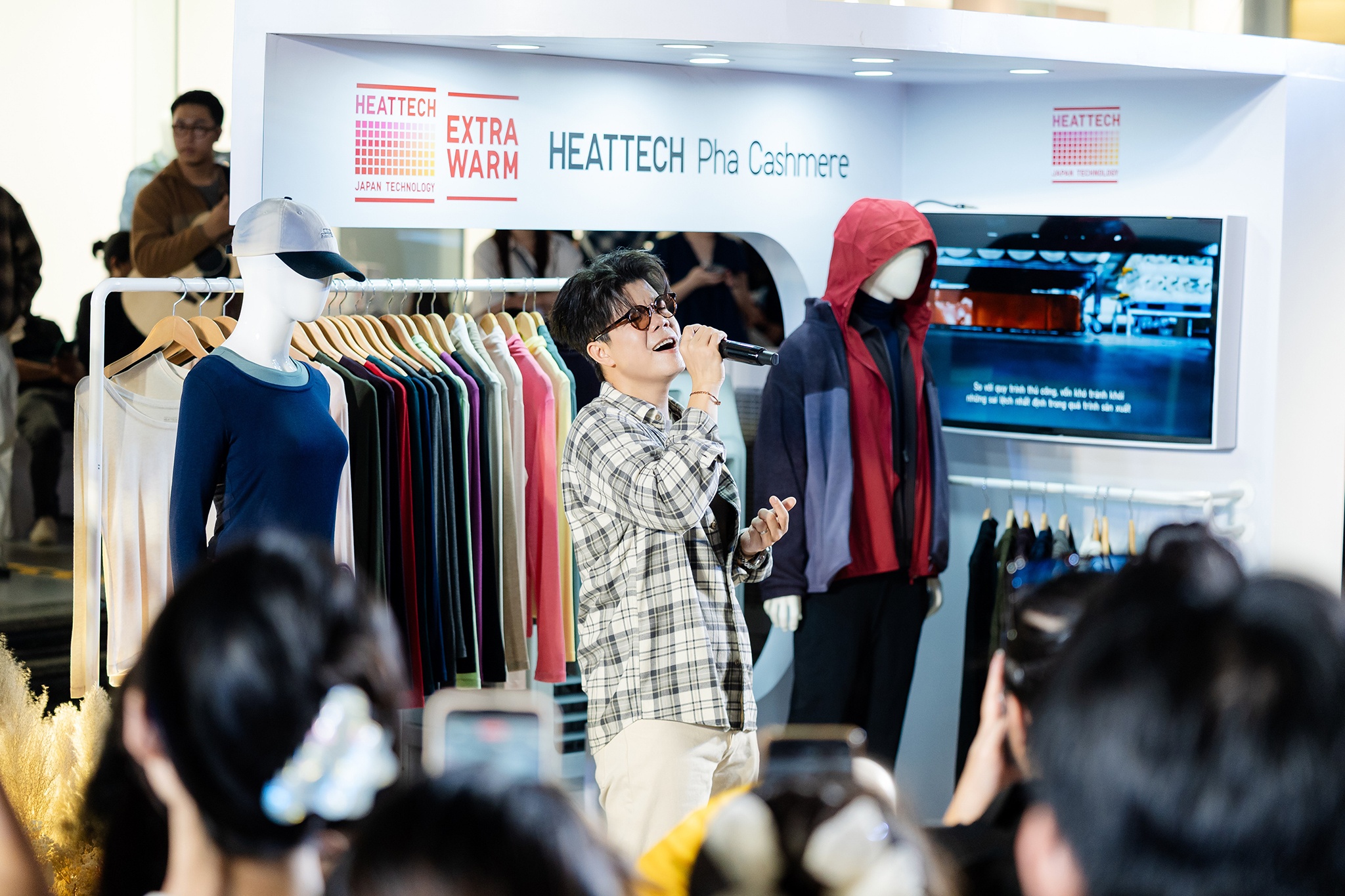 Uniqlo ảnh 1