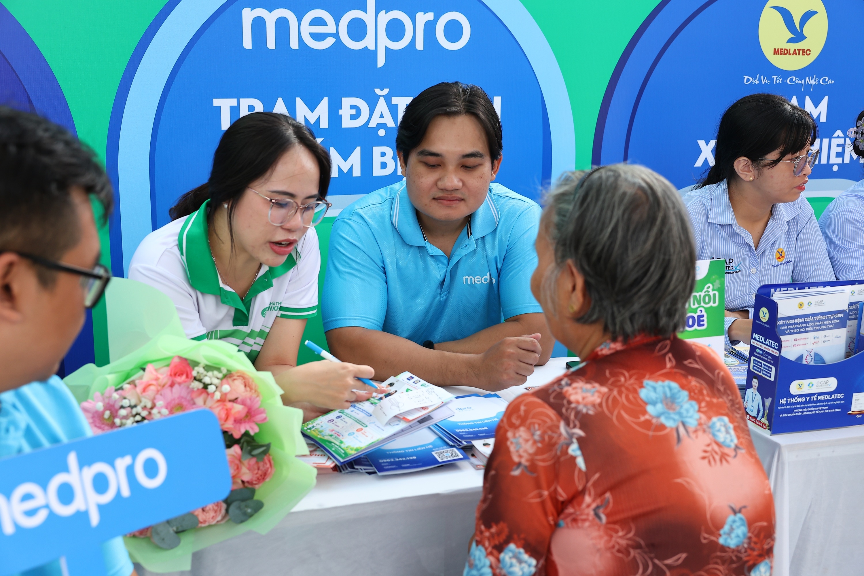Nh&agrave; thuốc An Khang ảnh 3