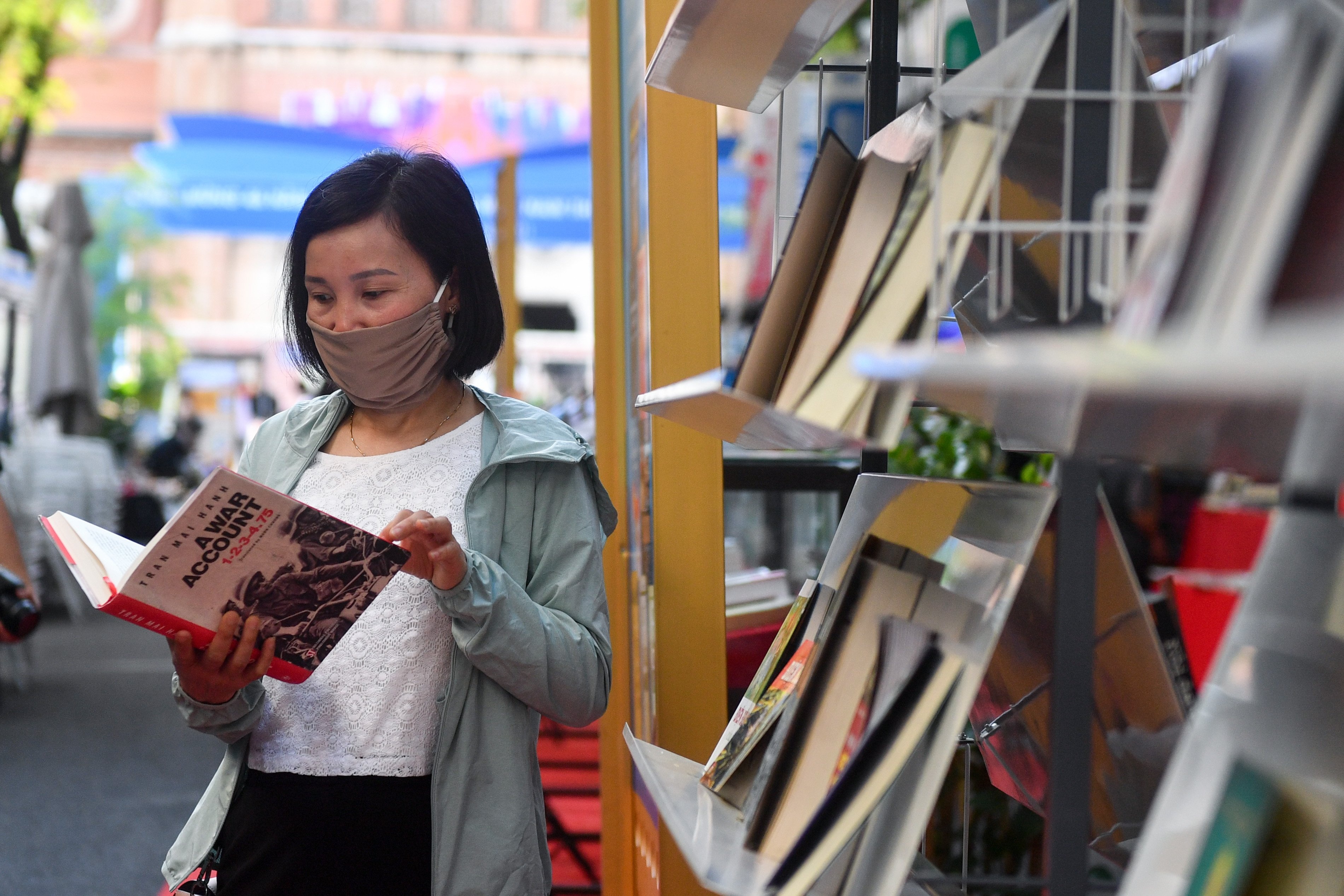 Trien lam mung 30/4 anh 5