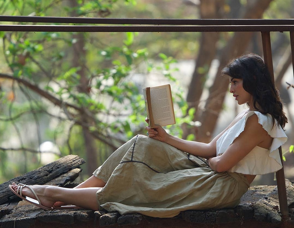 Sao An Do doc sach trong mua dich anh 3