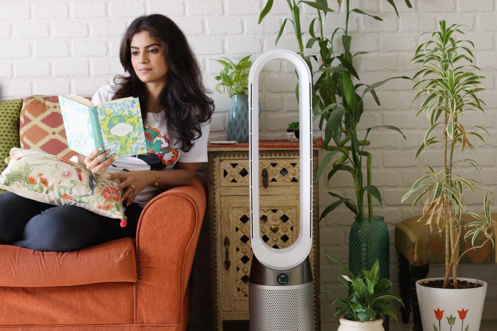 Sao An Do doc sach trong mua dich anh 4