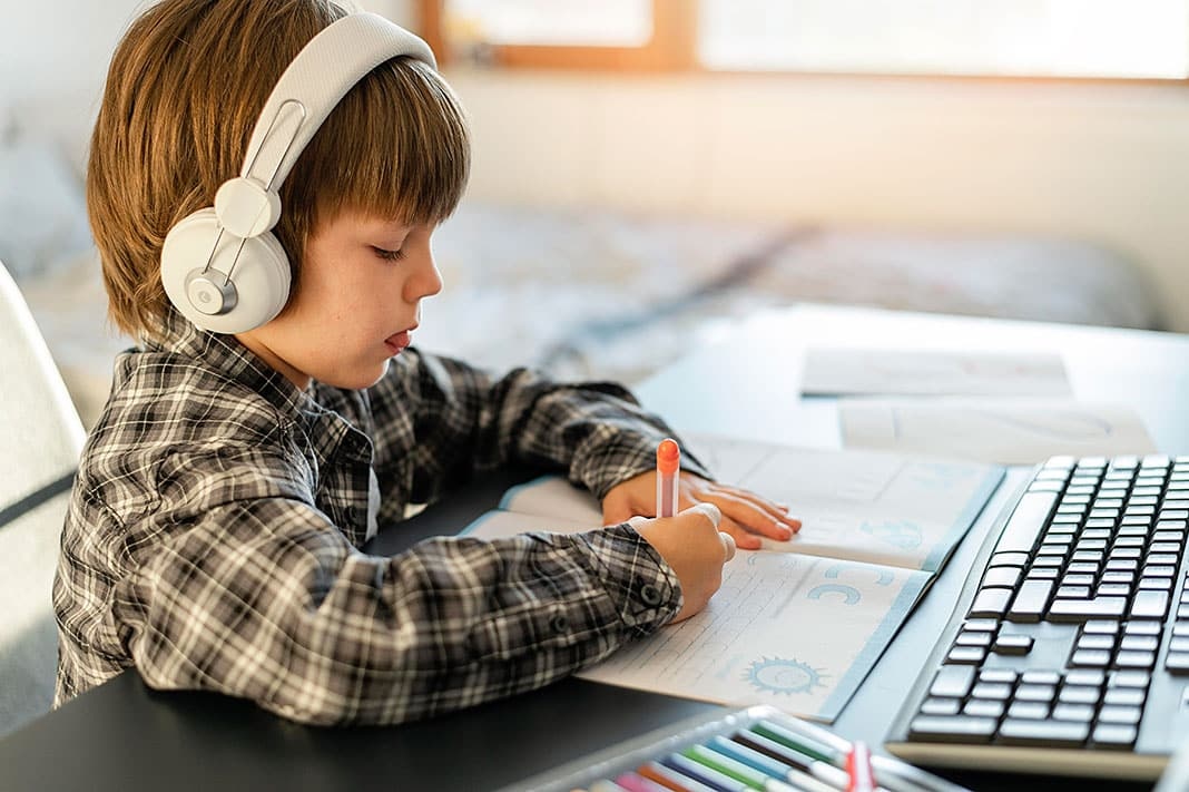 sach noi vuot troi hon sach dien tu anh 2