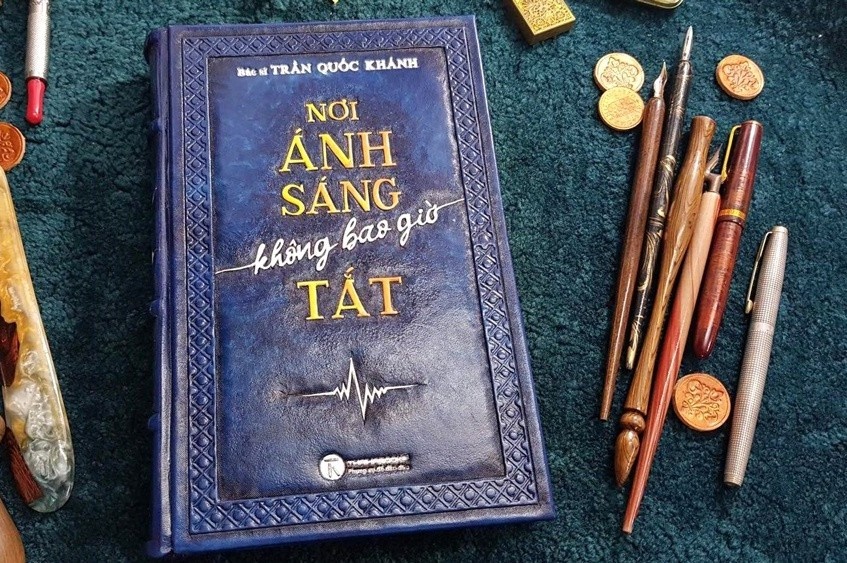 Nhung tam long sau trang sach hinh anh