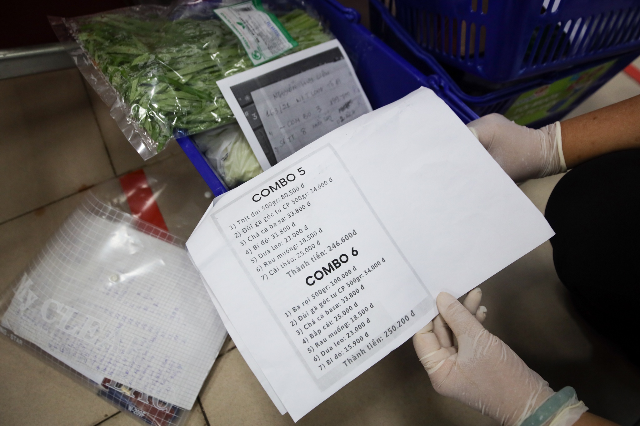 gap kho khi mua do an anh 1