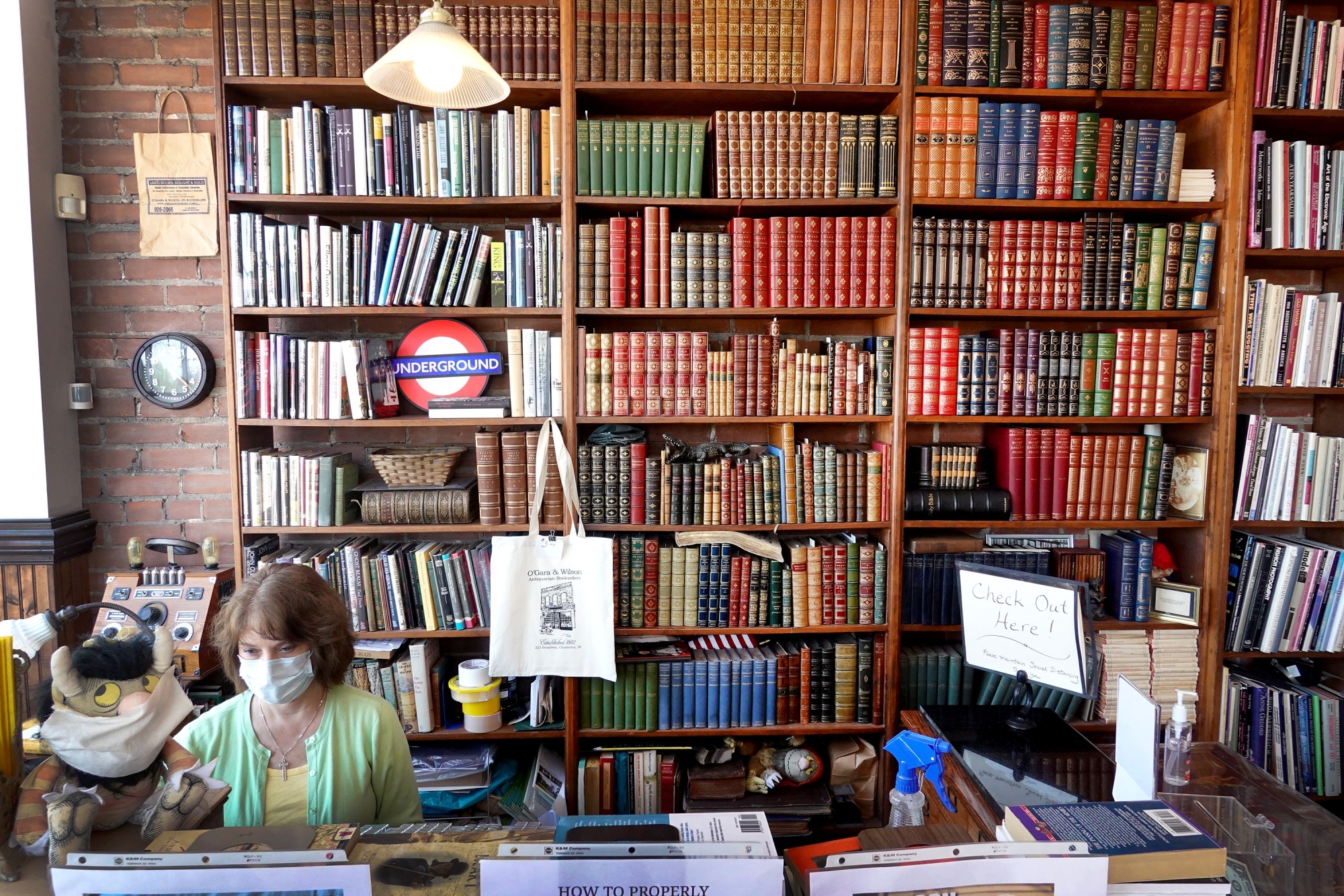 Mien giam thue cho nganh sach anh 2