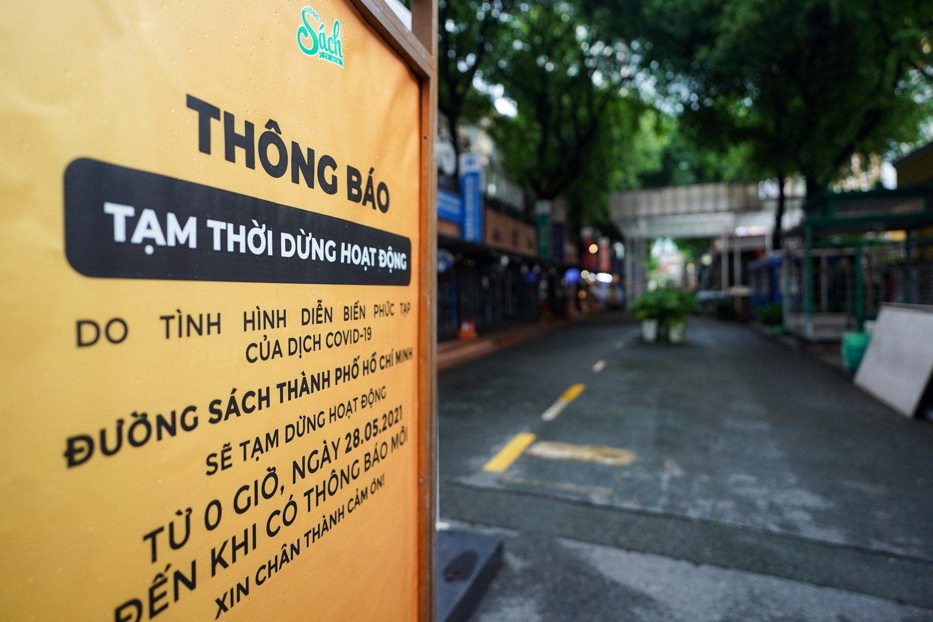 Đường sách chuẩn bị mở cửa ảnh 2 Duong sach chuan bi mo cua anh 2