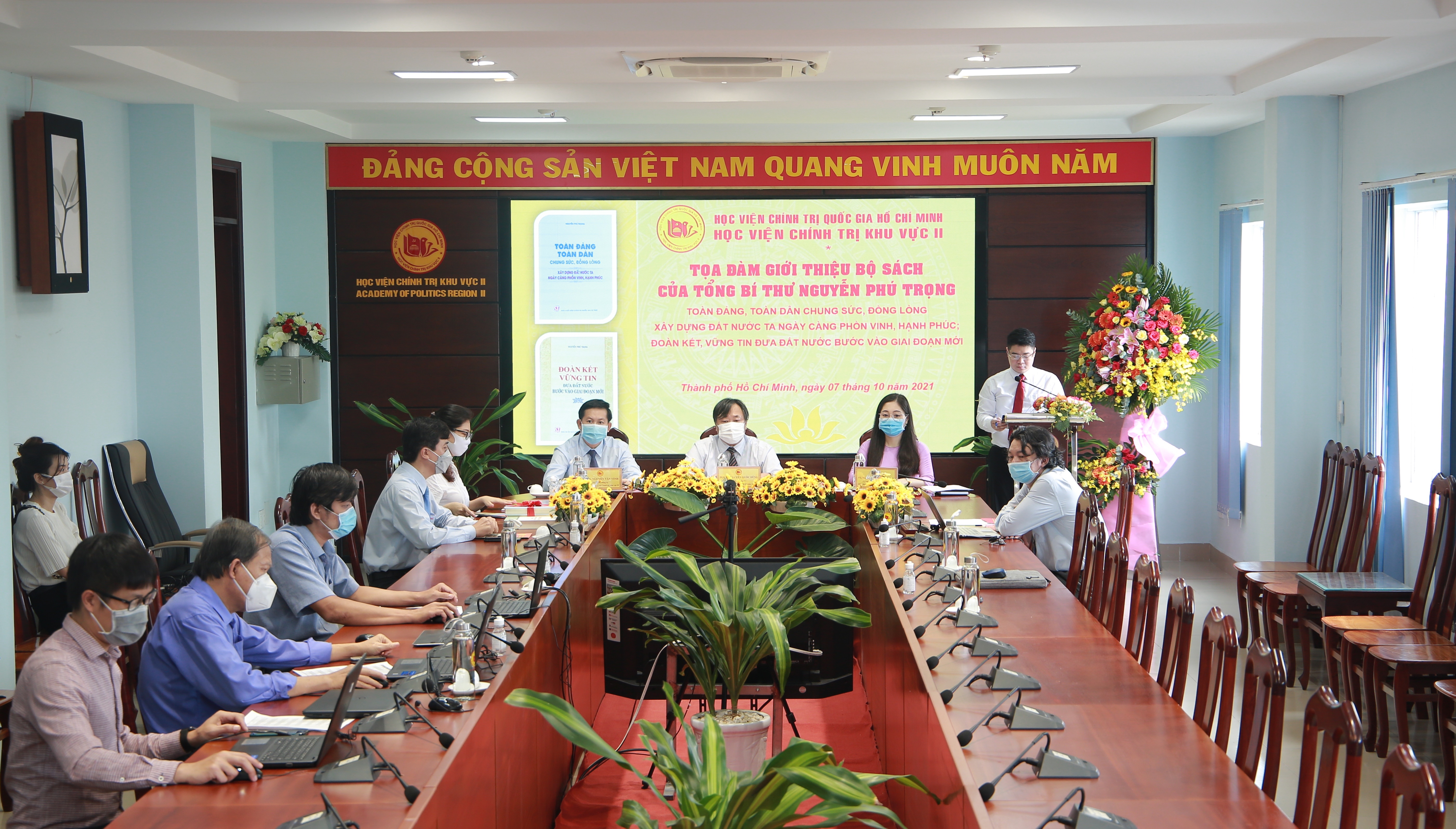 Sach cua Tong bi thu Nguyen Phu Trong anh 1