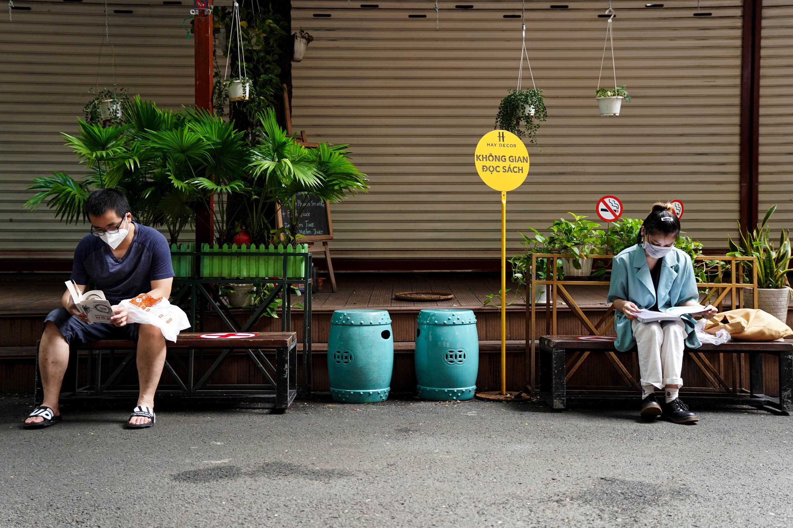 Duong sach TP.HCM mo cua lai anh 6