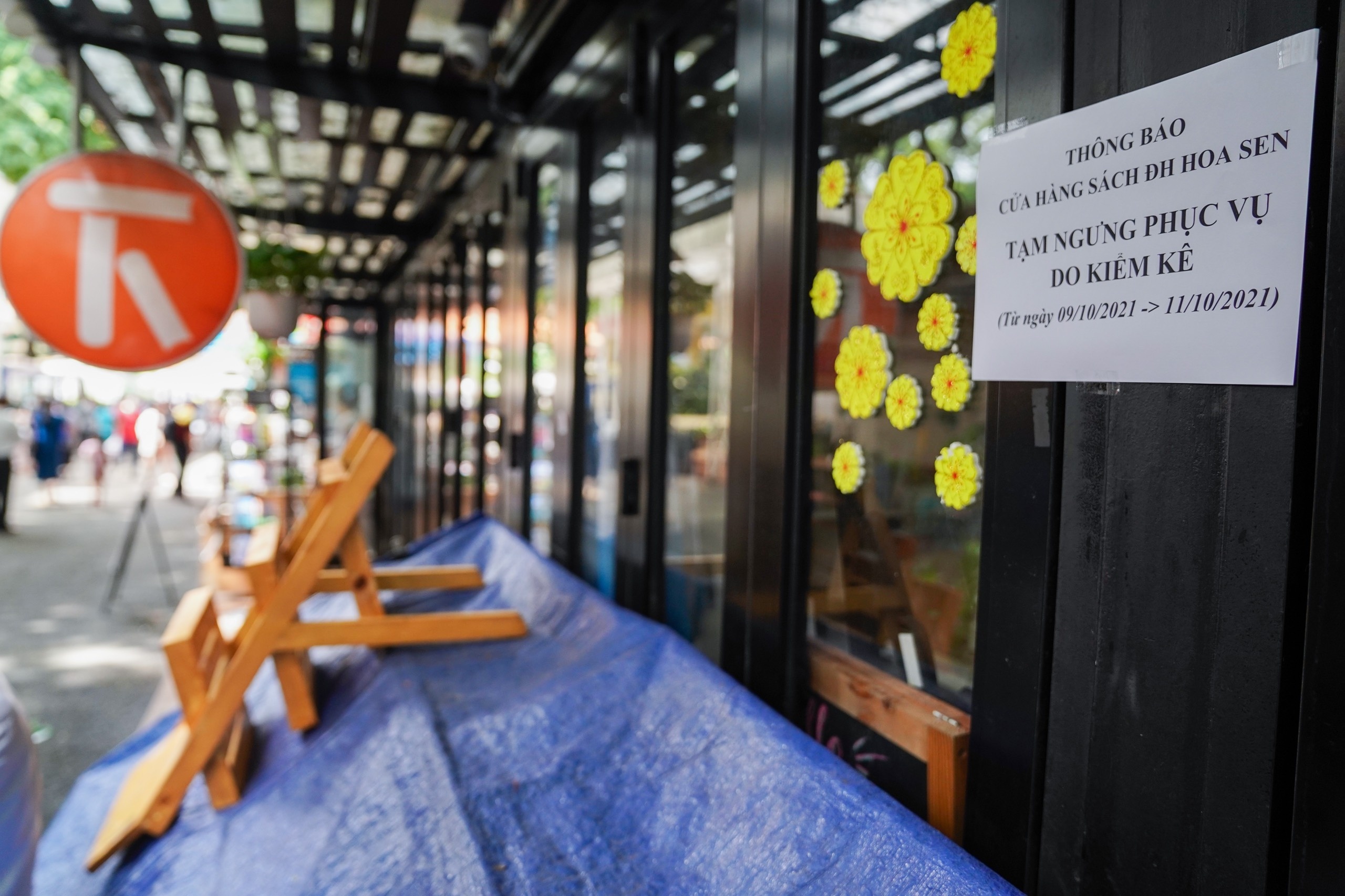 Duong sach TP.HCM mo cua lai anh 9