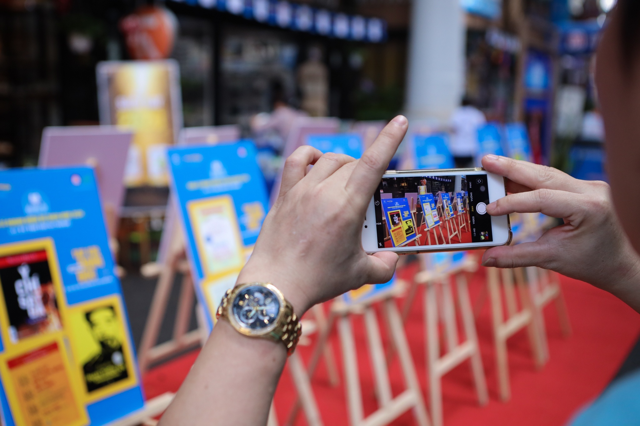 100 quyen sach dang co anh 2