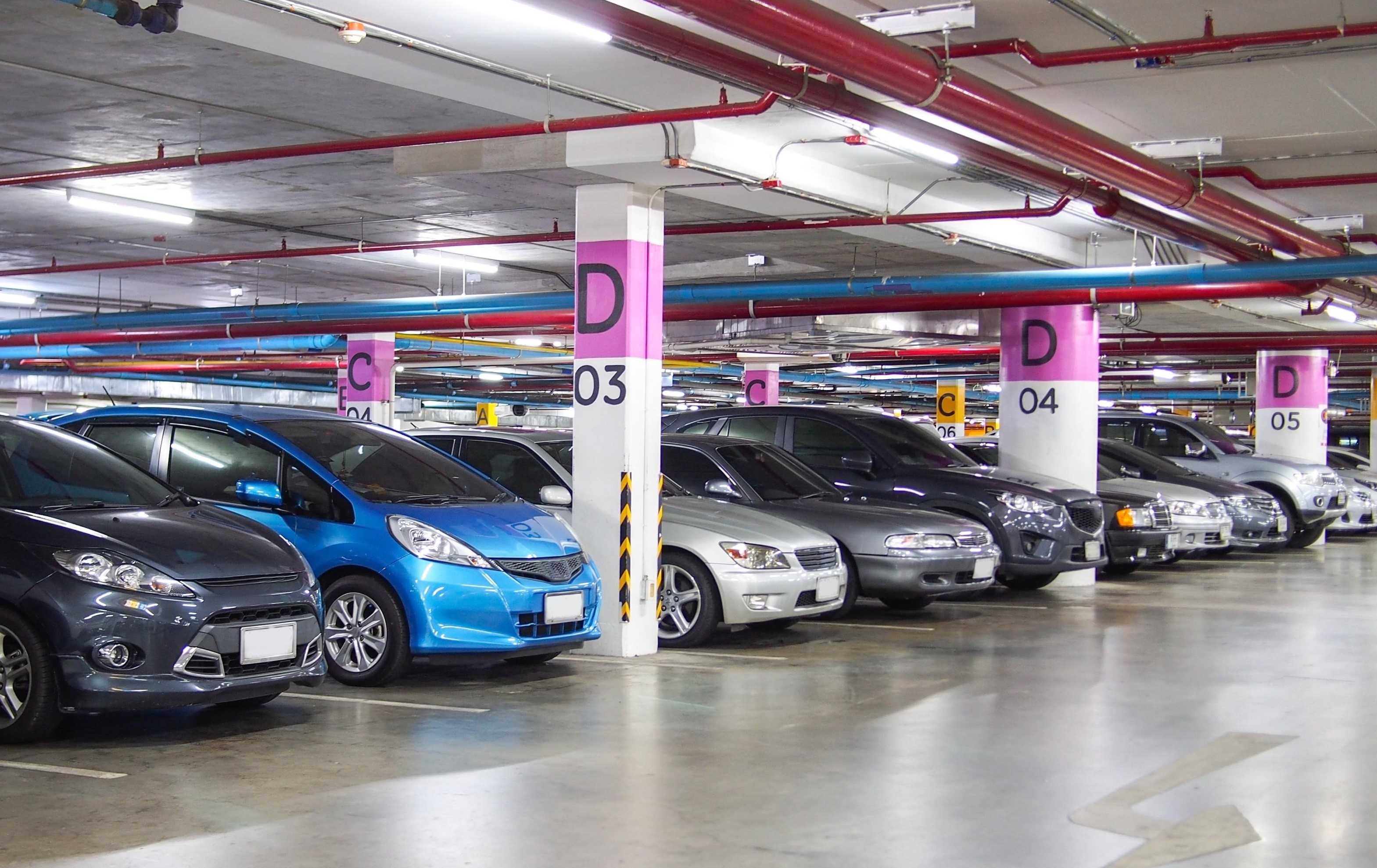 Nan giai chuyen do xe trong chung cu hinh anh