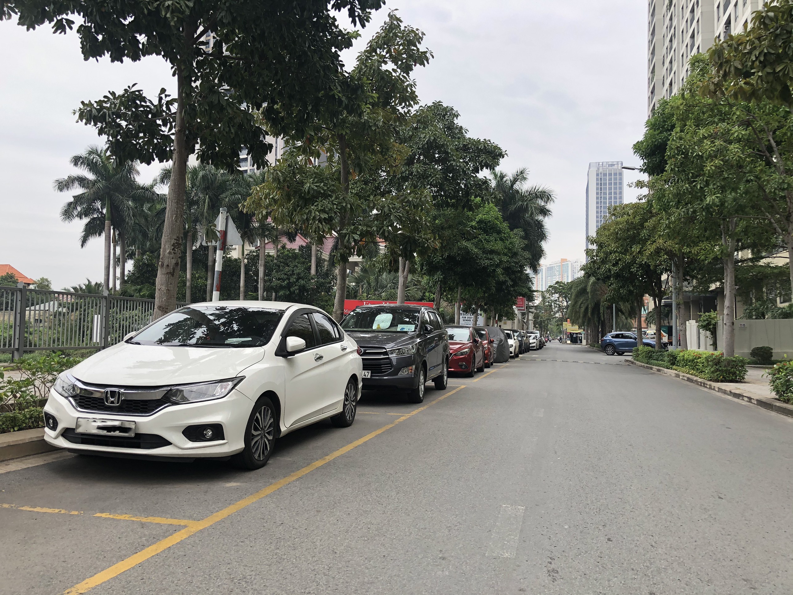 Thieu bai dau xe tai cac chung cu anh 1