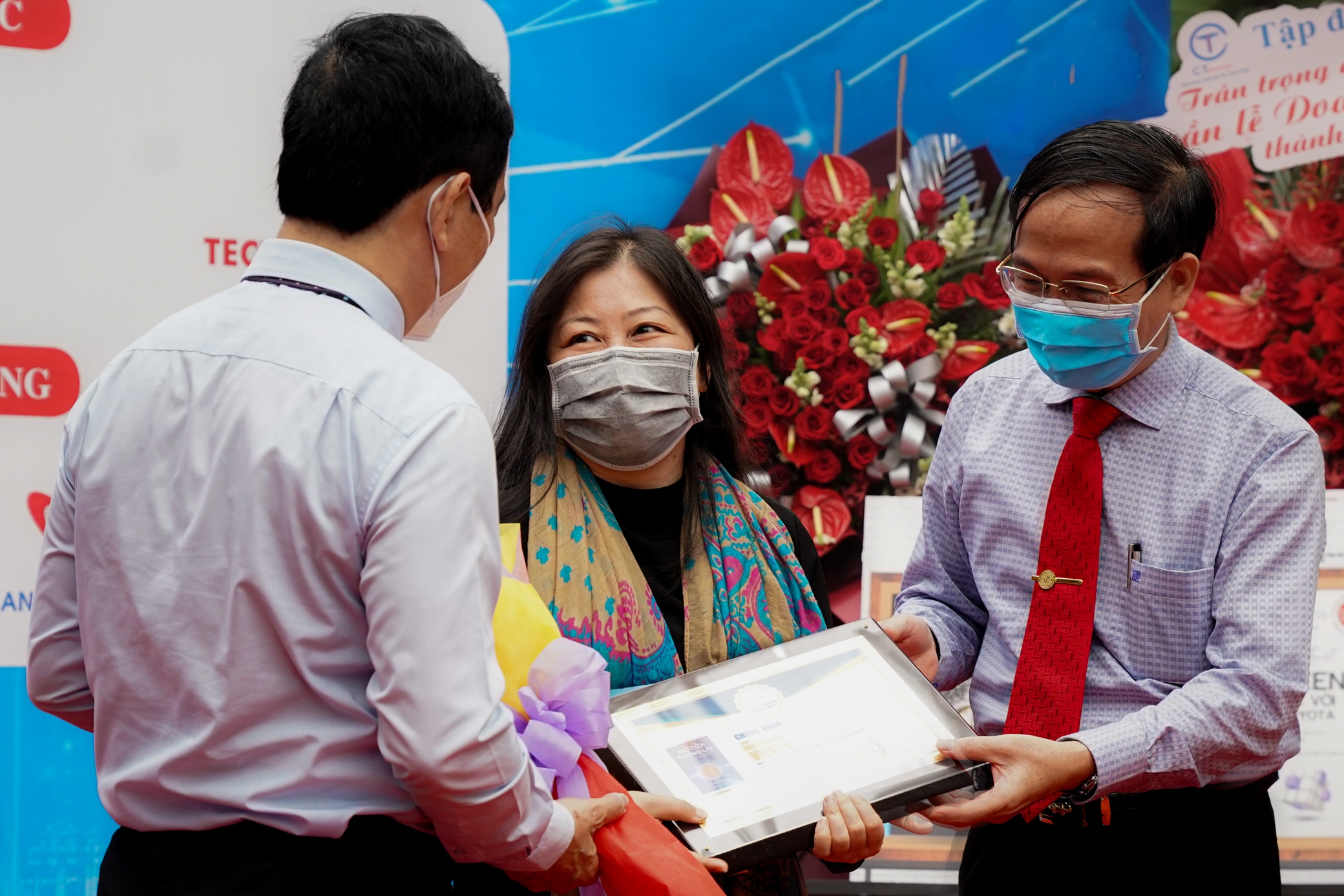 Tuan le doanh nhan va sach anh 7