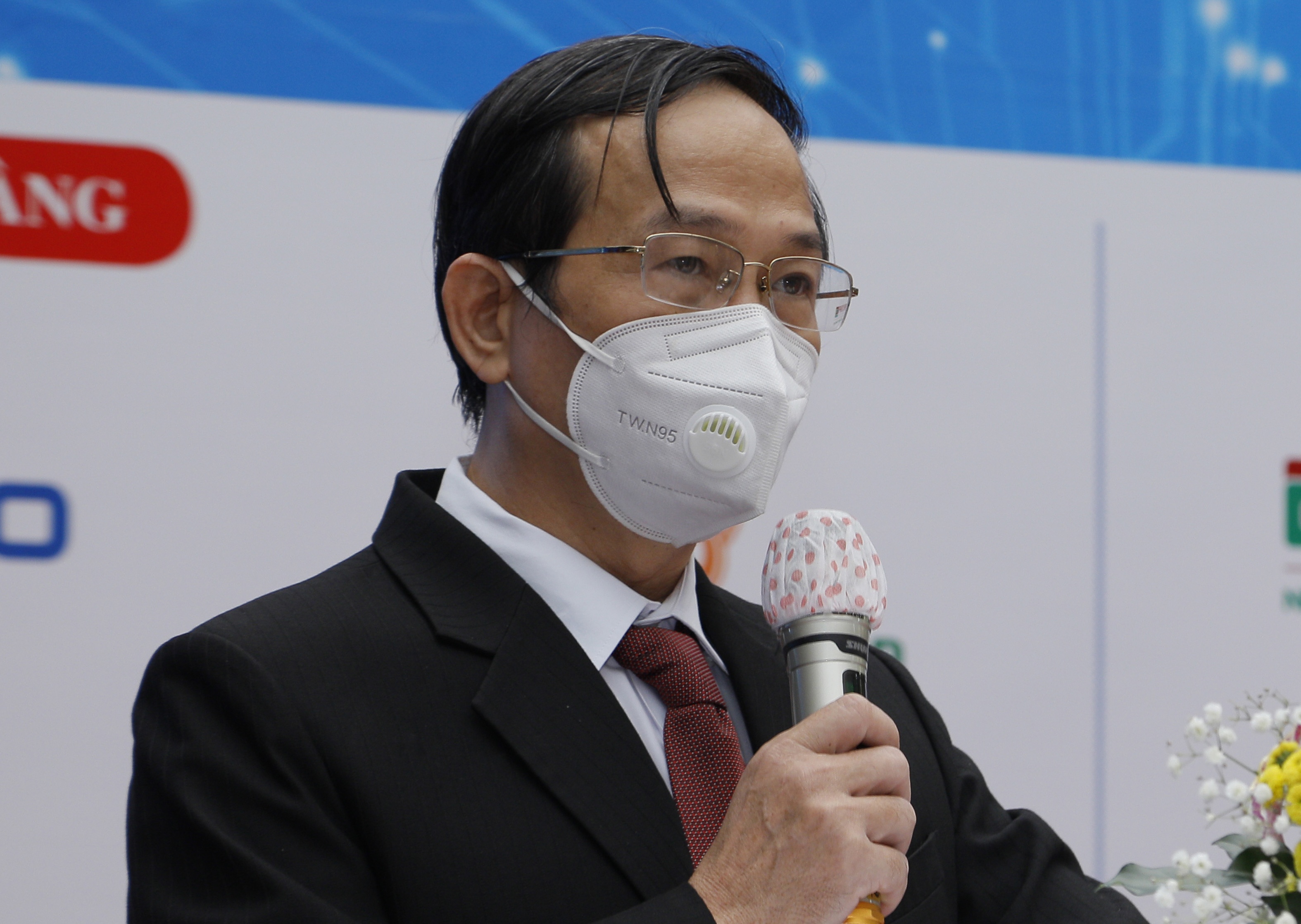 Doanh nhan Viet viet sach anh 1