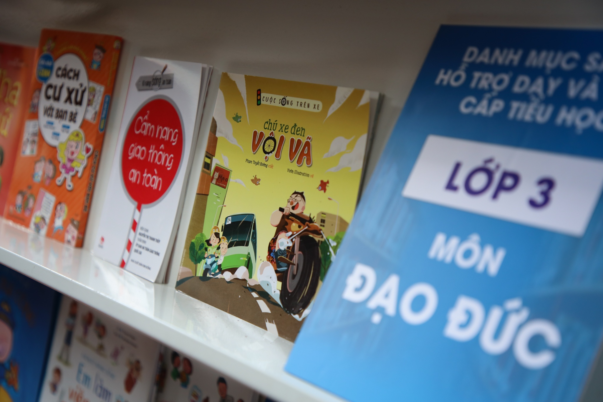 Cong bo 'Danh muc sach ho tro day va hoc bac tieu hoc' hinh anh