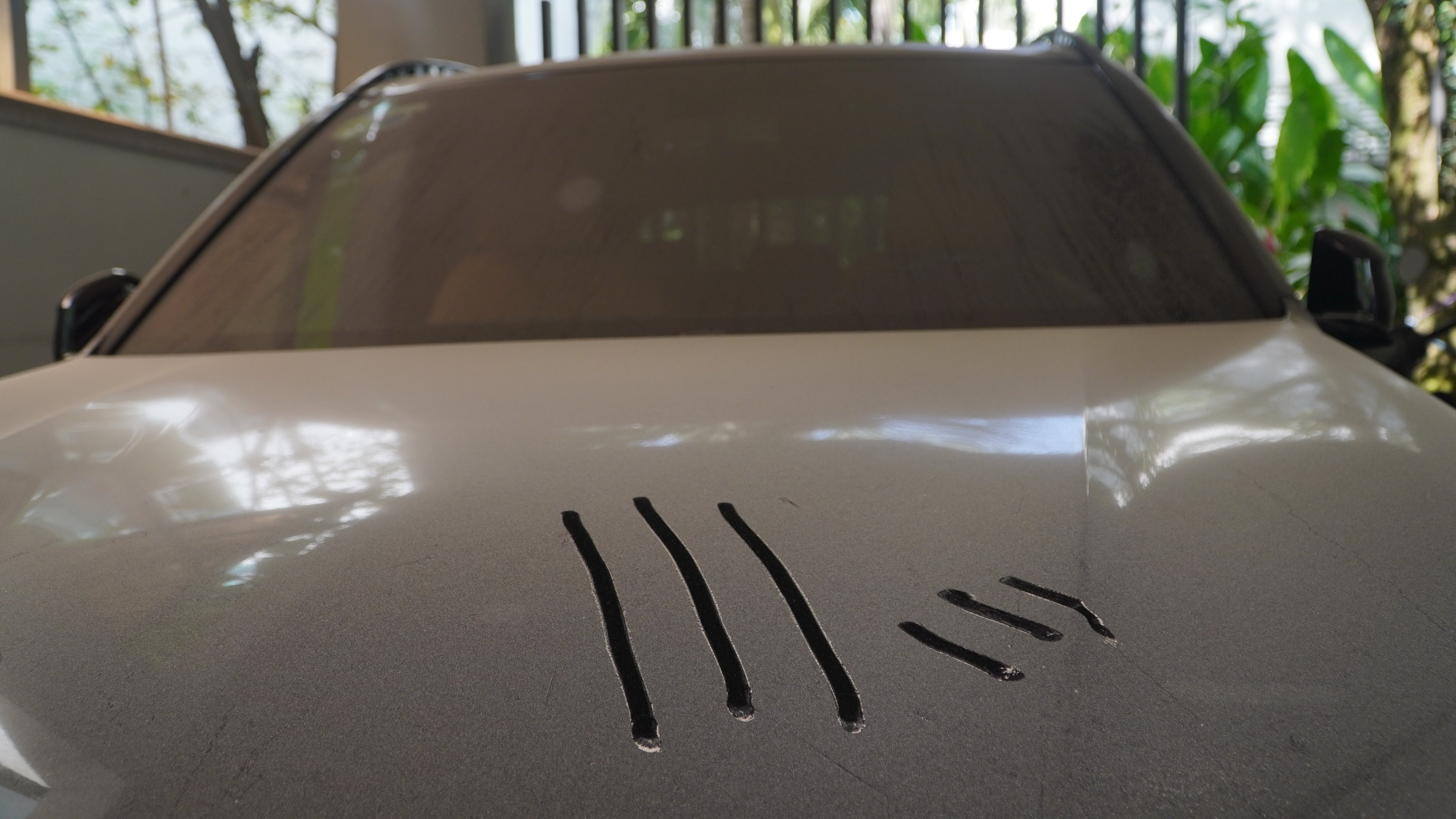 Cu dan kho vi cong trinh xay dung gay bui va on anh 1