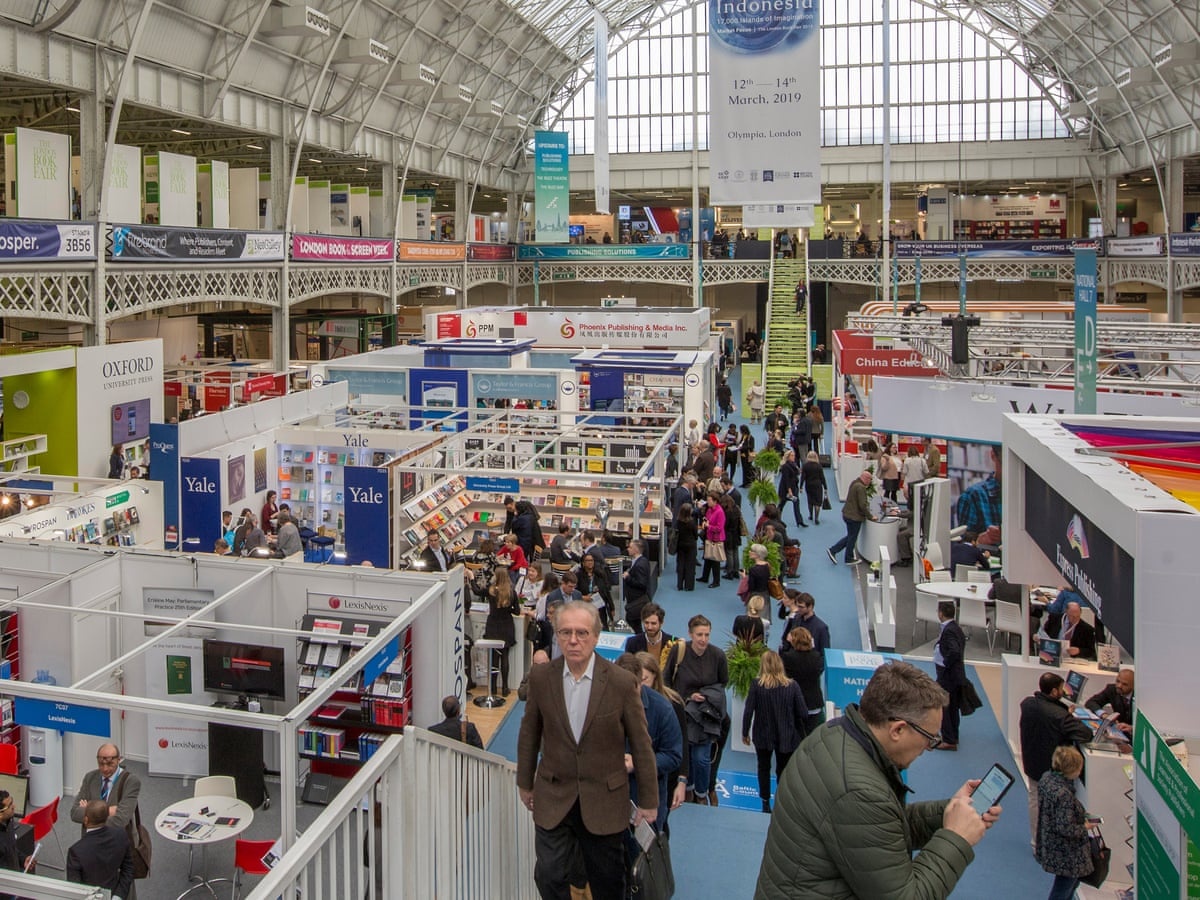 Hoi cho sach quoc te London anh 1