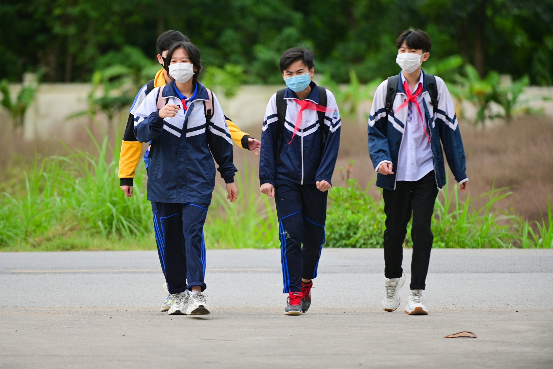 hoc sinh ha noi ngung hoc truc tiep anh 1