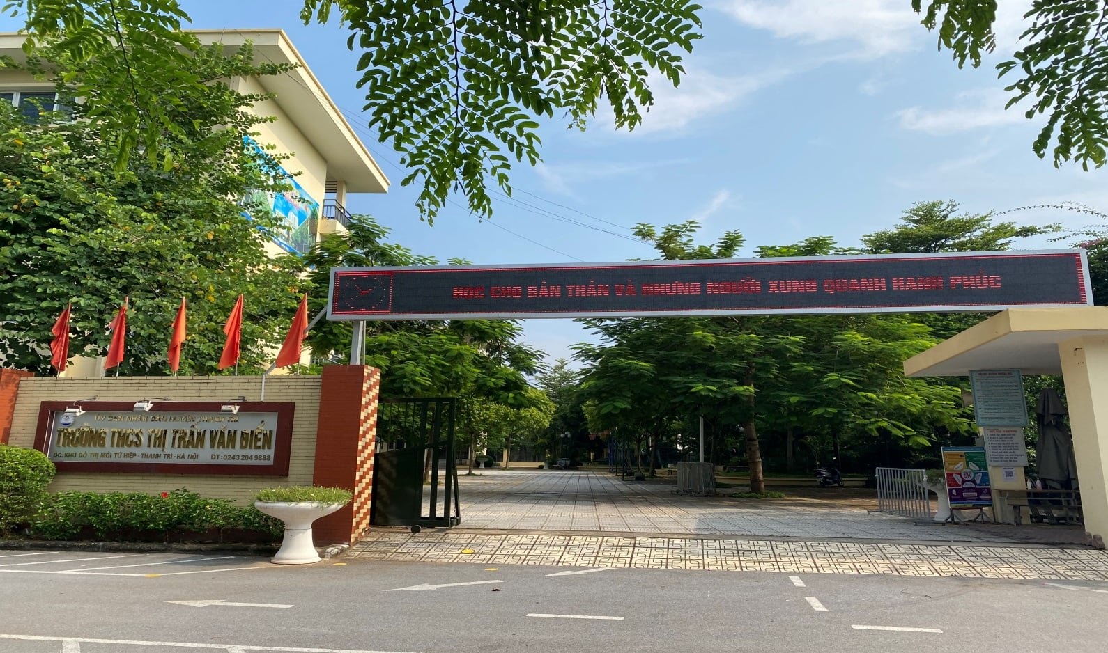 Bo GD&DT len tieng vu giao vien mac Covid-19 bi tru diem thi dua hinh anh