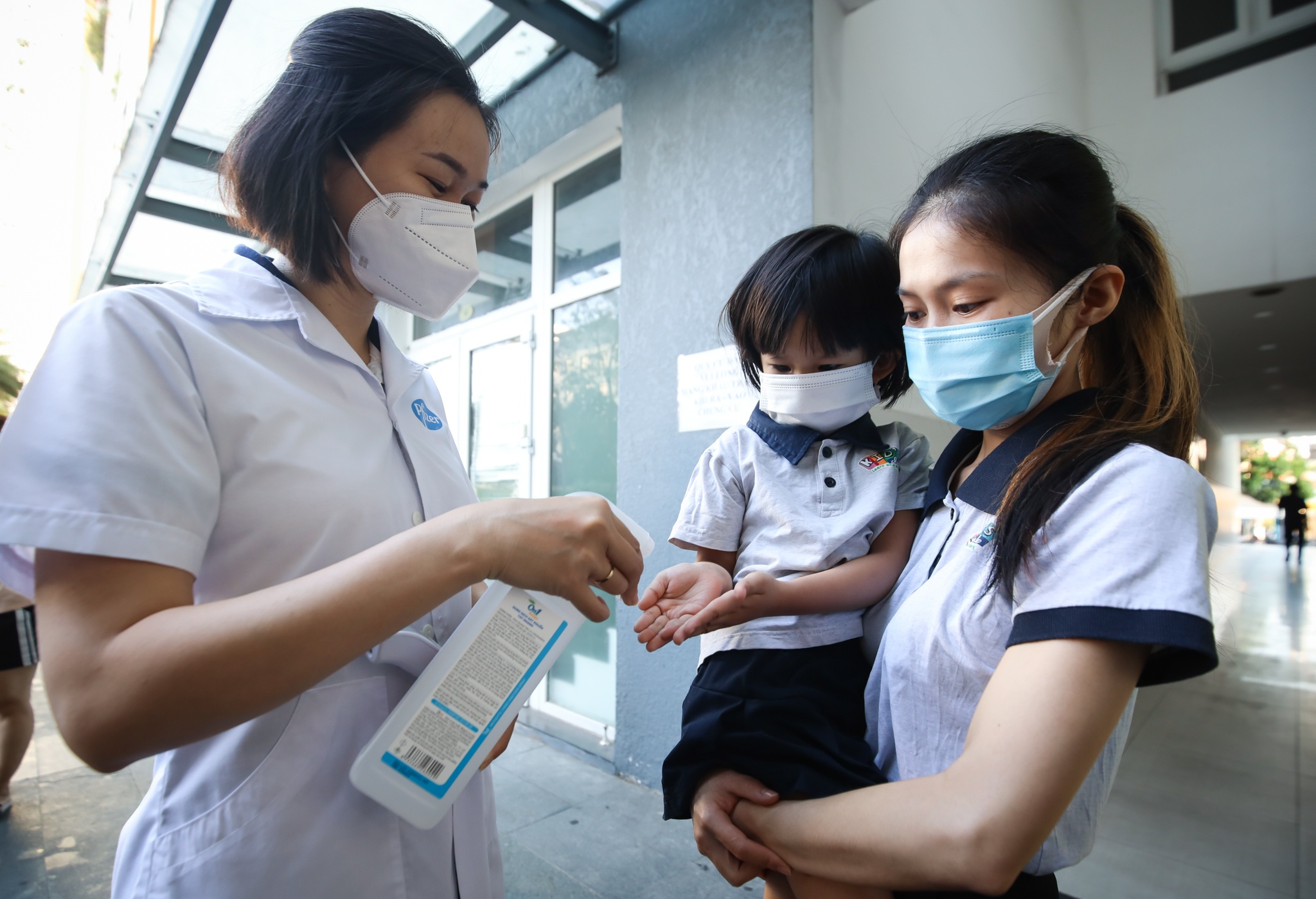 Phu huynh chia se khi tiem vaccine cho tre 5-11 tuoi anh 1