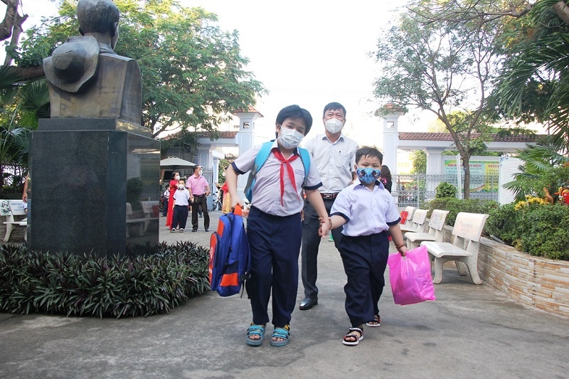 Truong hoc o TP.HCM san sang tiem vaccine cho tre 5-11 tuoi hinh anh