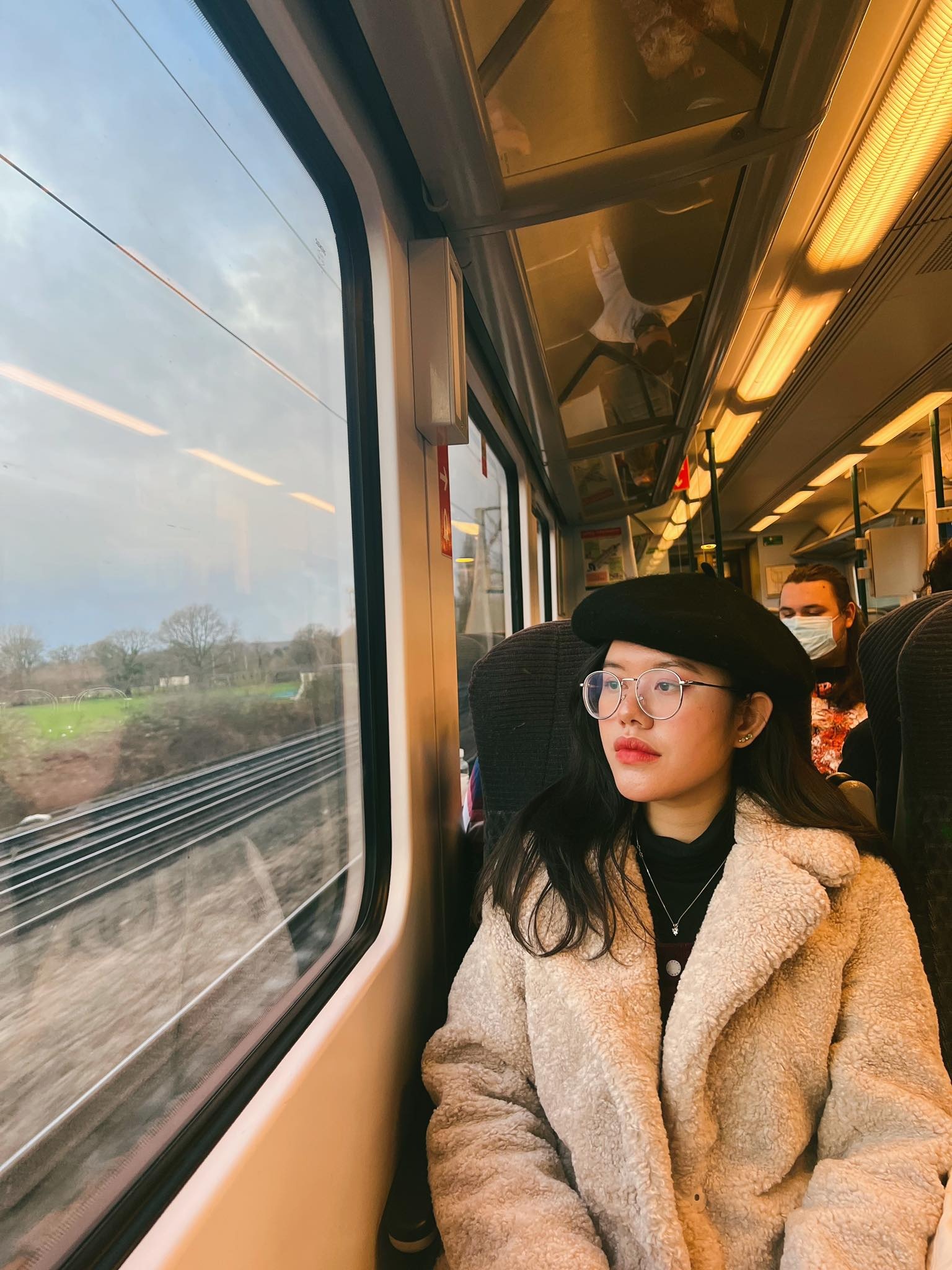 Du hoc sinh tiet kiem khi song tai Anh anh 1