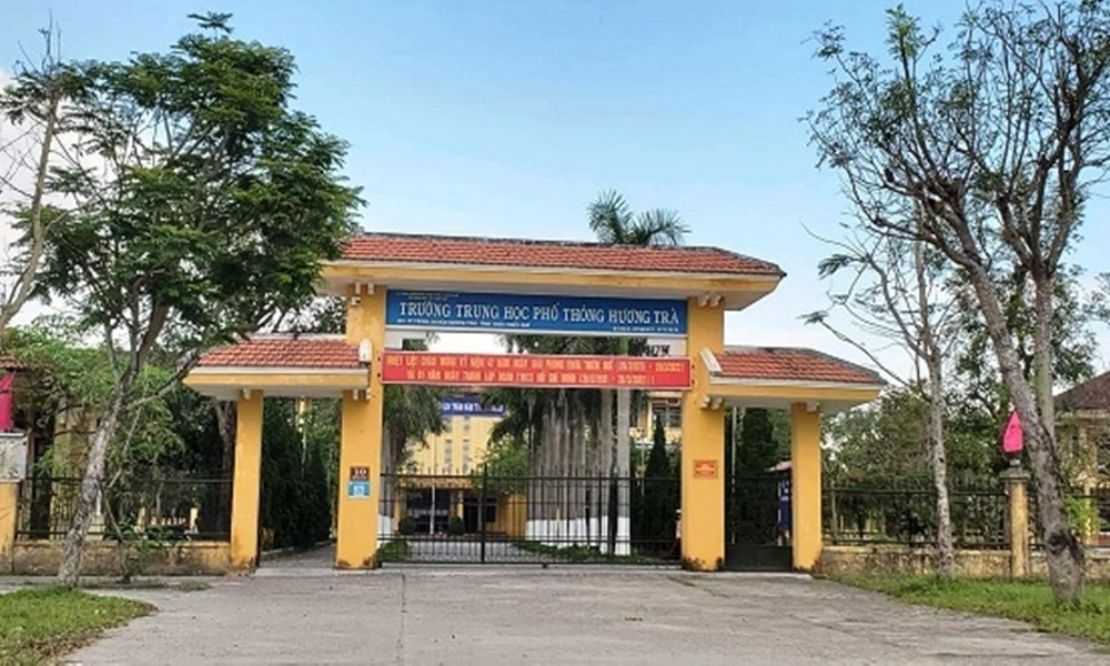 Nu sinh bi danh chan dong nao da quay tro lai lop hinh anh