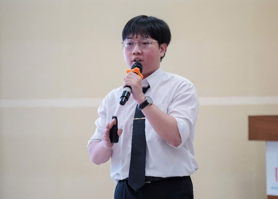UEF anh 1