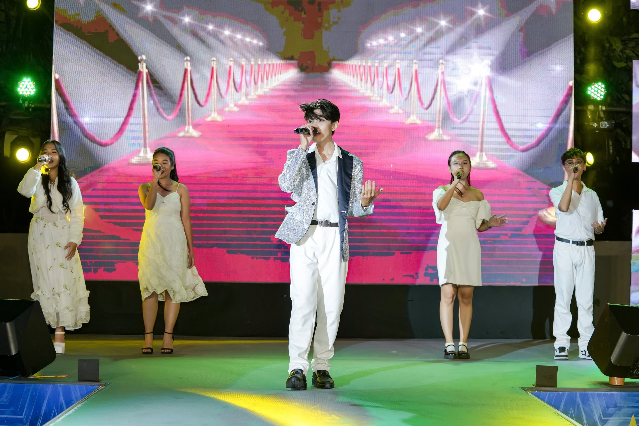 UEF ảnh 2 UEF anh 2