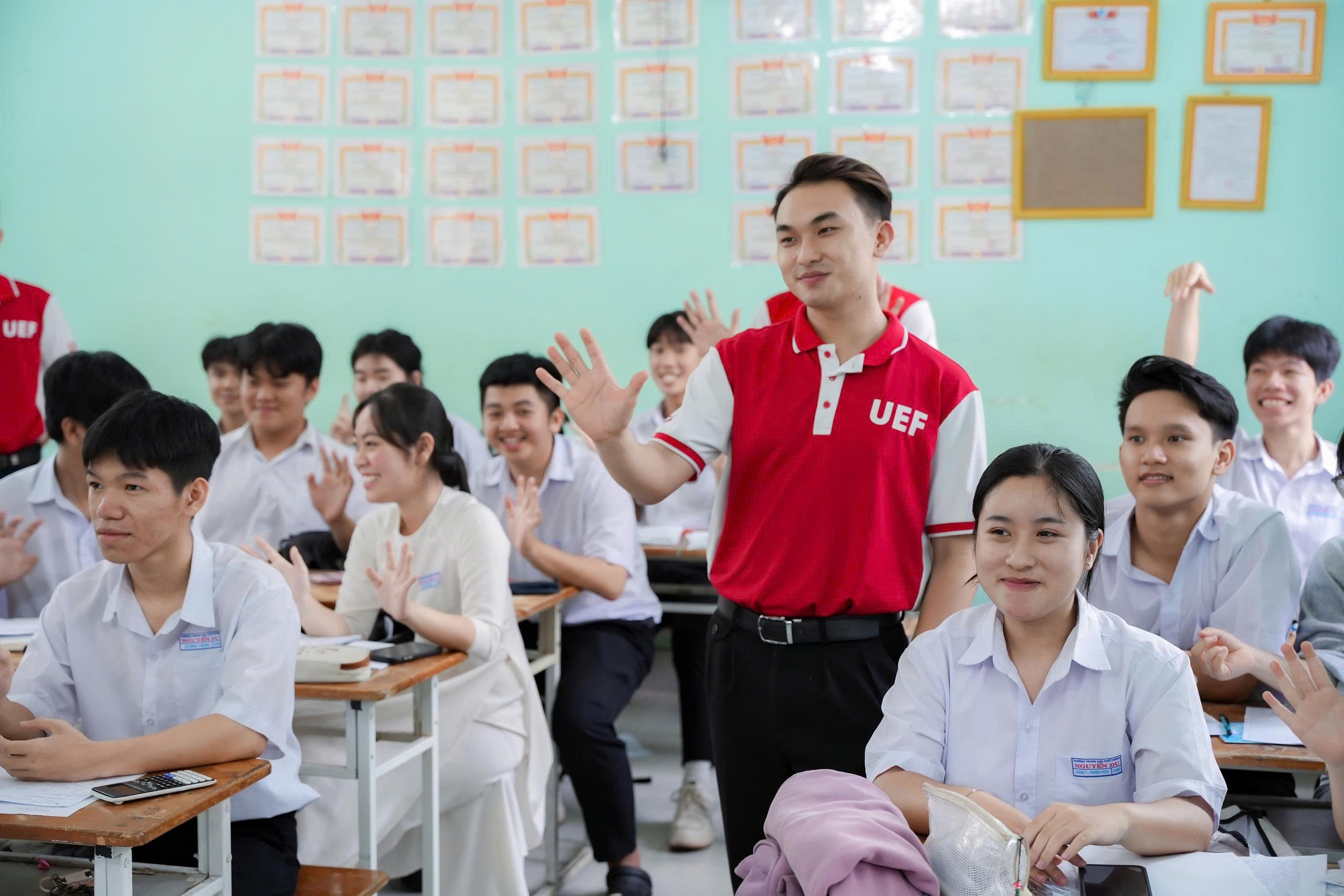 UEF anh 7