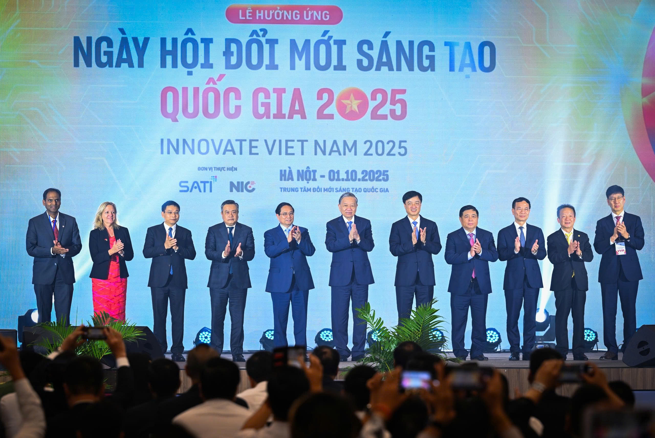 T&amp;T Group anh 2