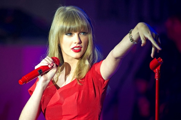 Taylor Swift kiem tien gioi nhat lang nhac nam 2013 hinh anh